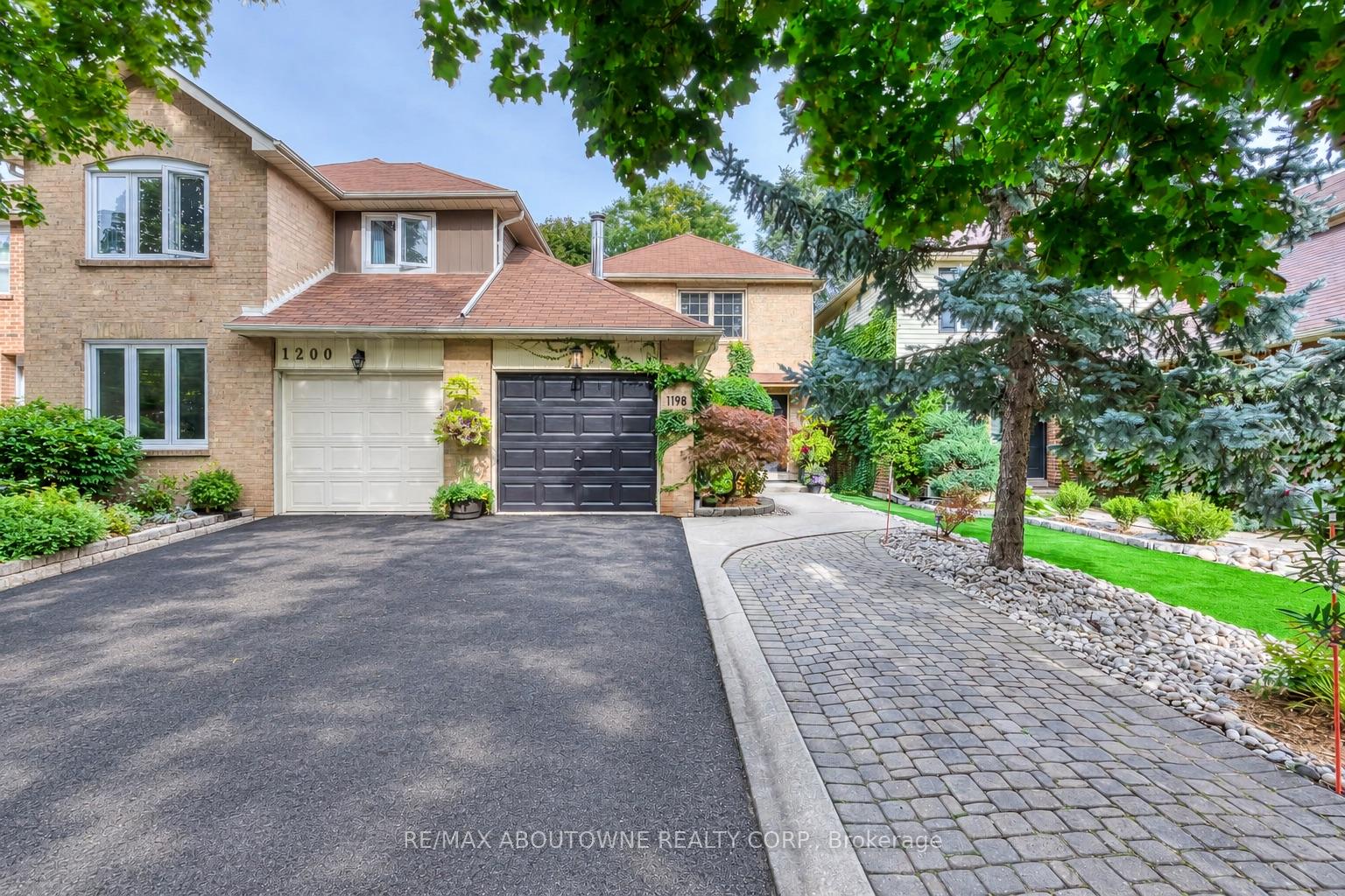 Photo 3 of 1198 Potters Wheel Crescent, Oakville, Glen Abbey — HOMEH