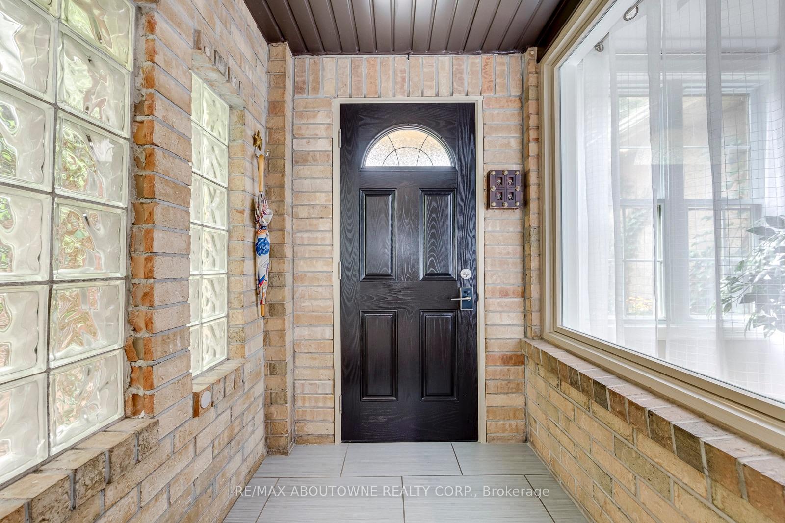 Photo 11 of 1198 Potters Wheel Crescent, Oakville, Glen Abbey — HOMEH