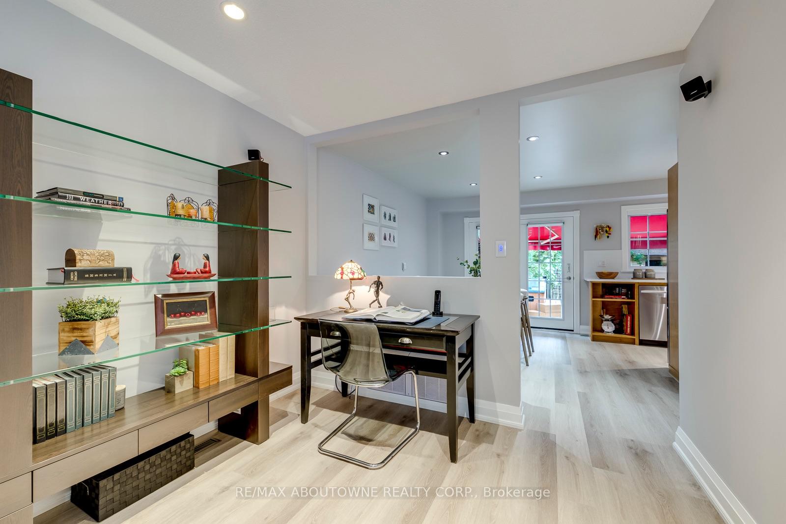 Photo 18 of 1198 Potters Wheel Crescent, Oakville, Glen Abbey — HOMEH