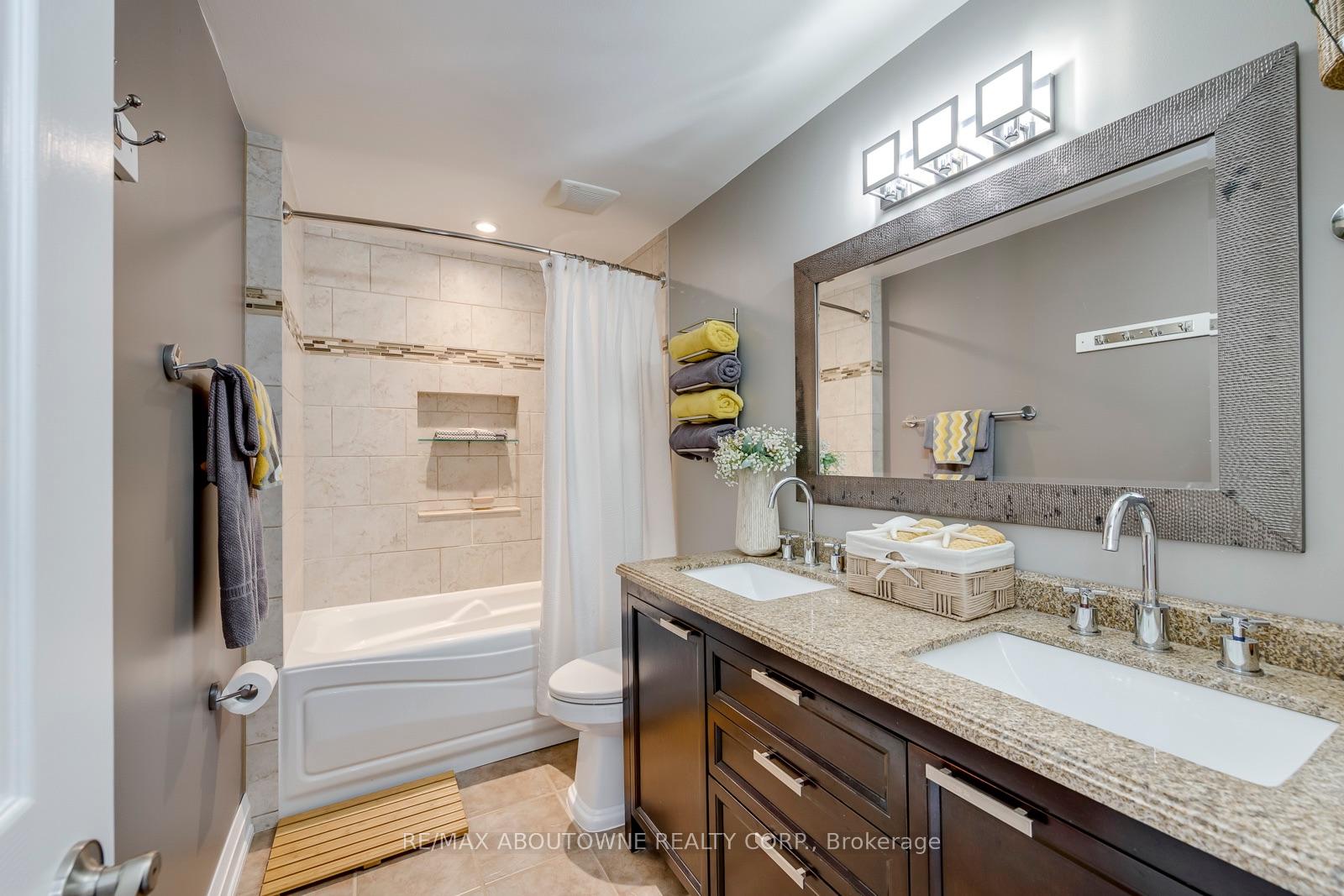 Photo 30 of 1198 Potters Wheel Crescent, Oakville, Glen Abbey — HOMEH