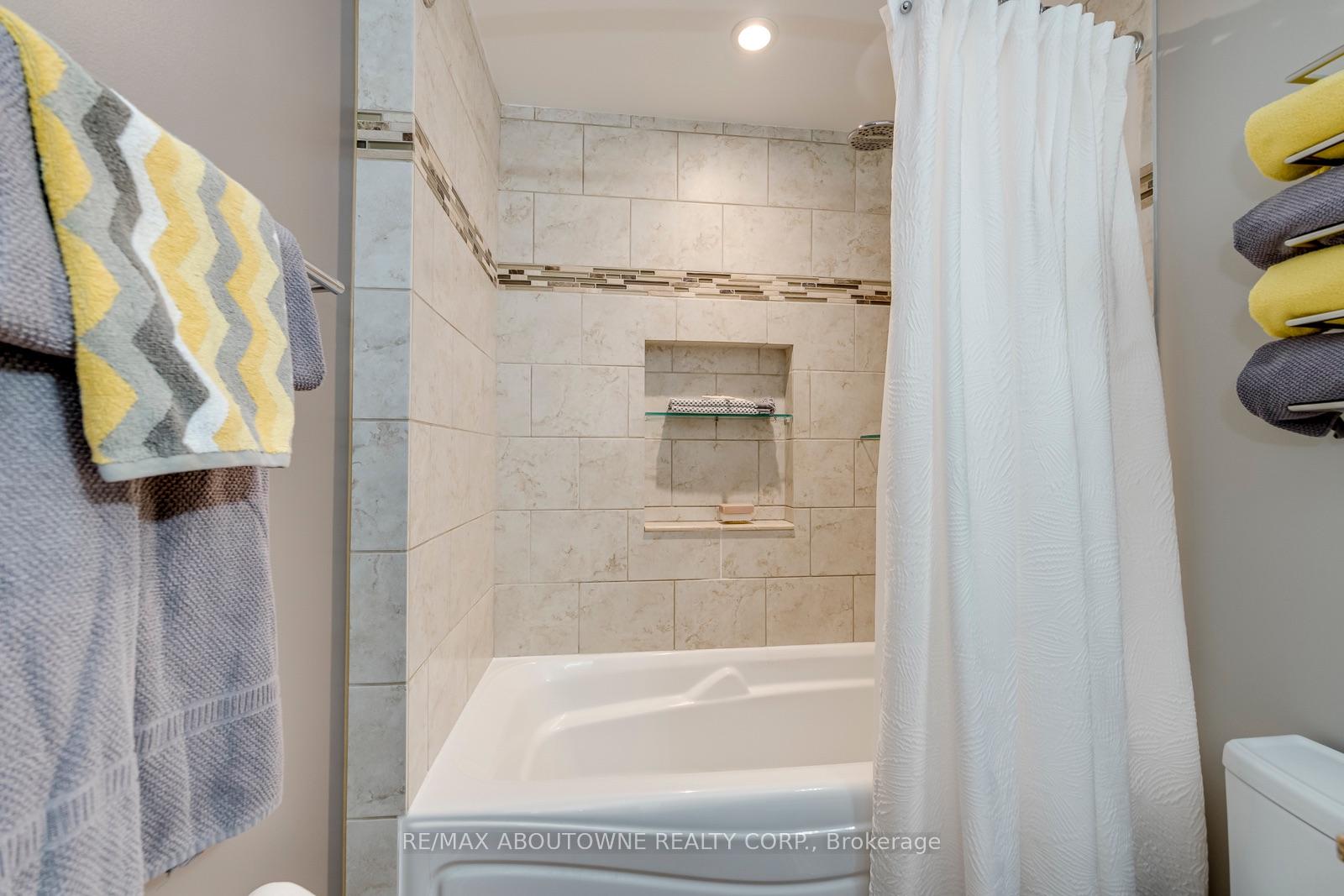 Photo 31 of 1198 Potters Wheel Crescent, Oakville, Glen Abbey — HOMEH