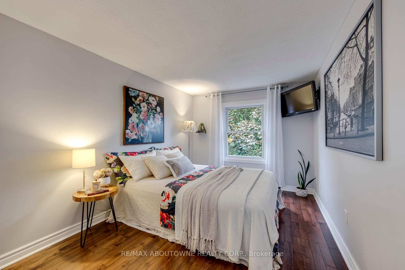 Photo 32 of 1198 Potters Wheel Crescent, Oakville, Glen Abbey — HOMEH