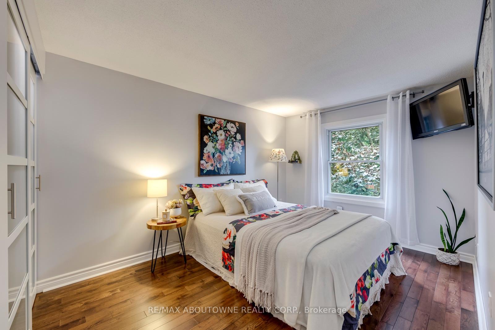 Photo 33 of 1198 Potters Wheel Crescent, Oakville, Glen Abbey — HOMEH