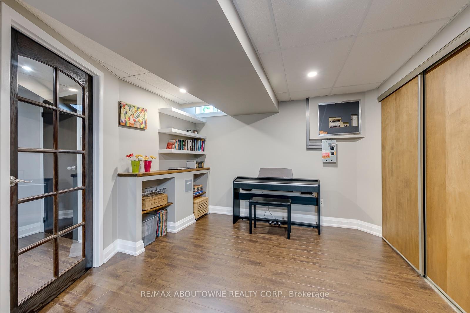Photo 40 of 1198 Potters Wheel Crescent, Oakville, Glen Abbey — HOMEH
