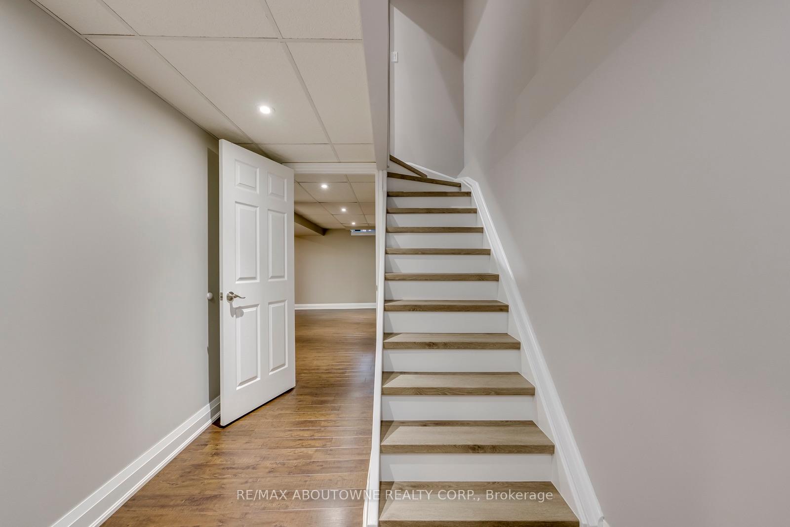 Photo 42 of 1198 Potters Wheel Crescent, Oakville, Glen Abbey — HOMEH