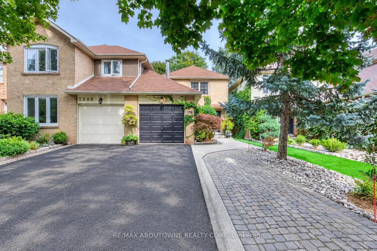 Photo 2 of 1198 Potters Wheel Crescent, Oakville, Glen Abbey — HOMEH