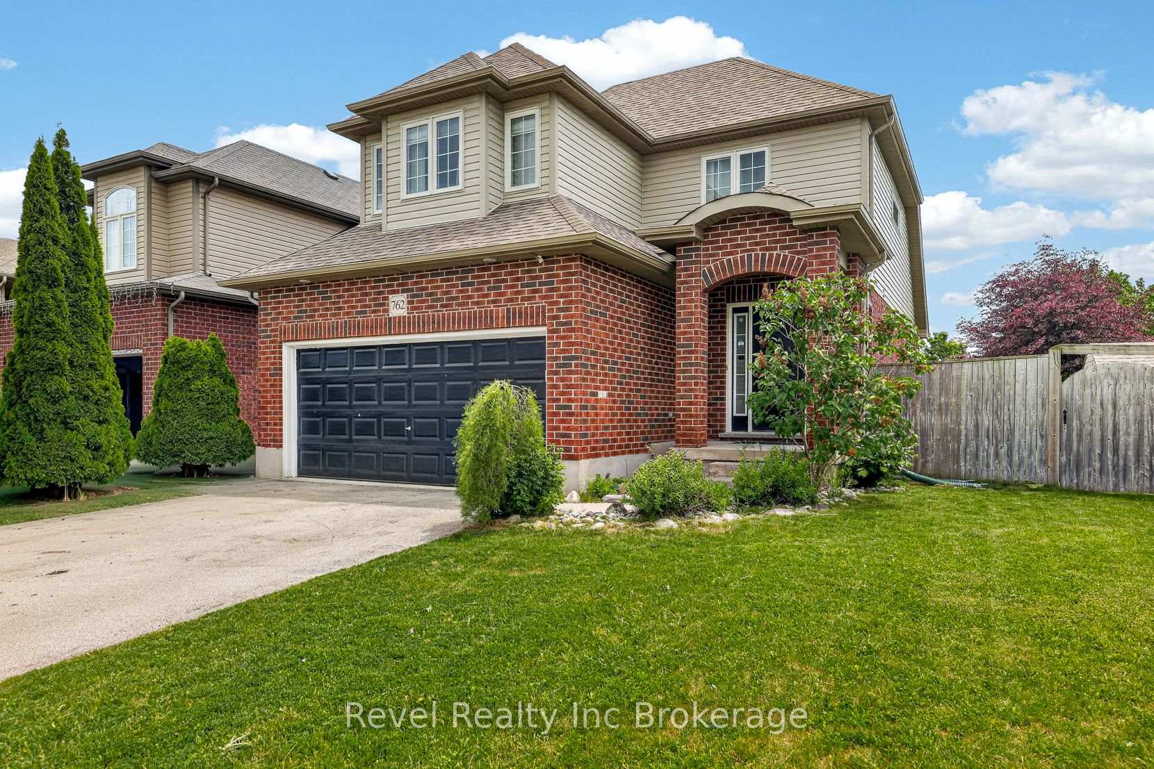 Photo of 762 Frontenac Crescent