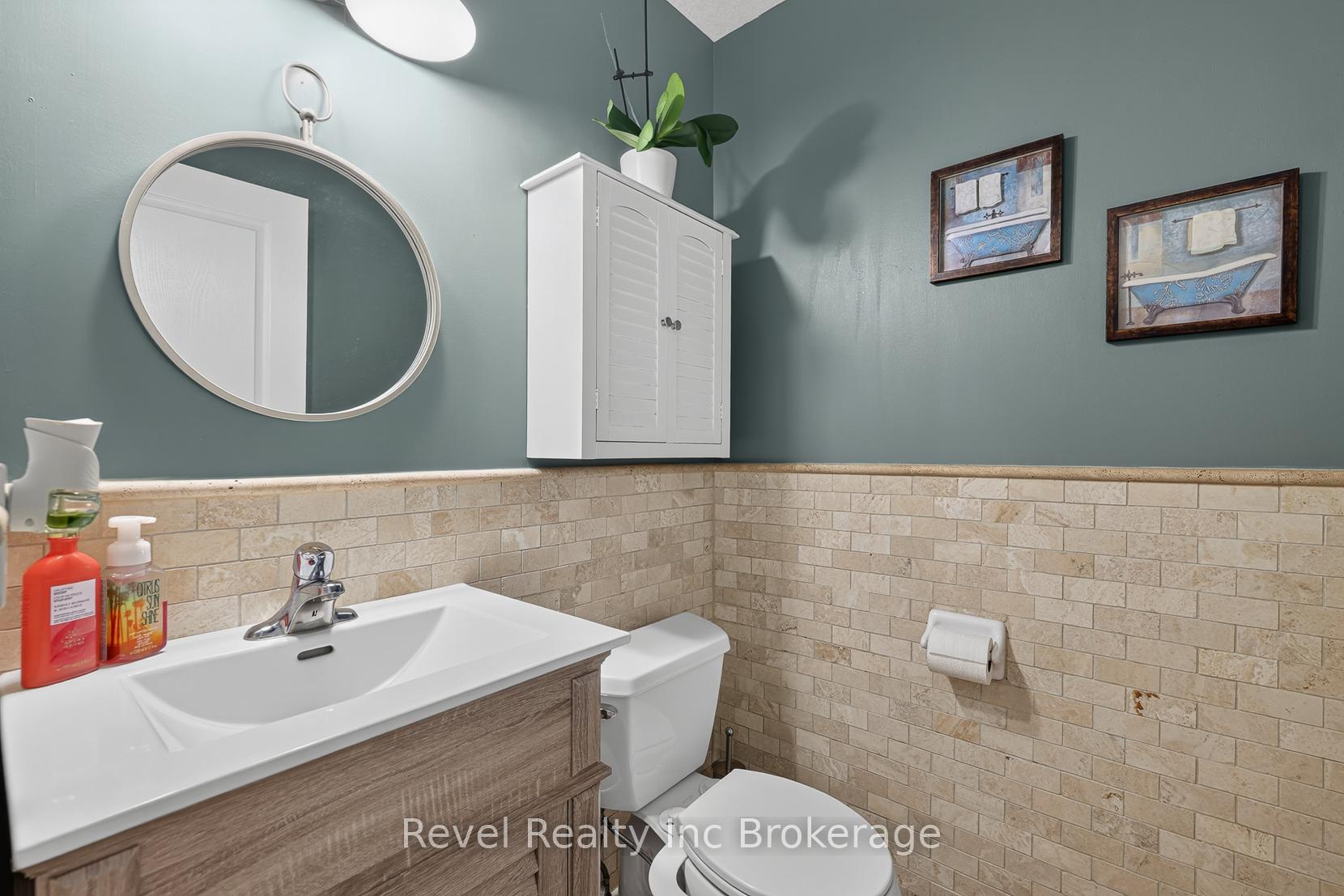 Photo 8 of 762 Frontenac Crescent, Woodstock, Woodstock - South — HOMEH
