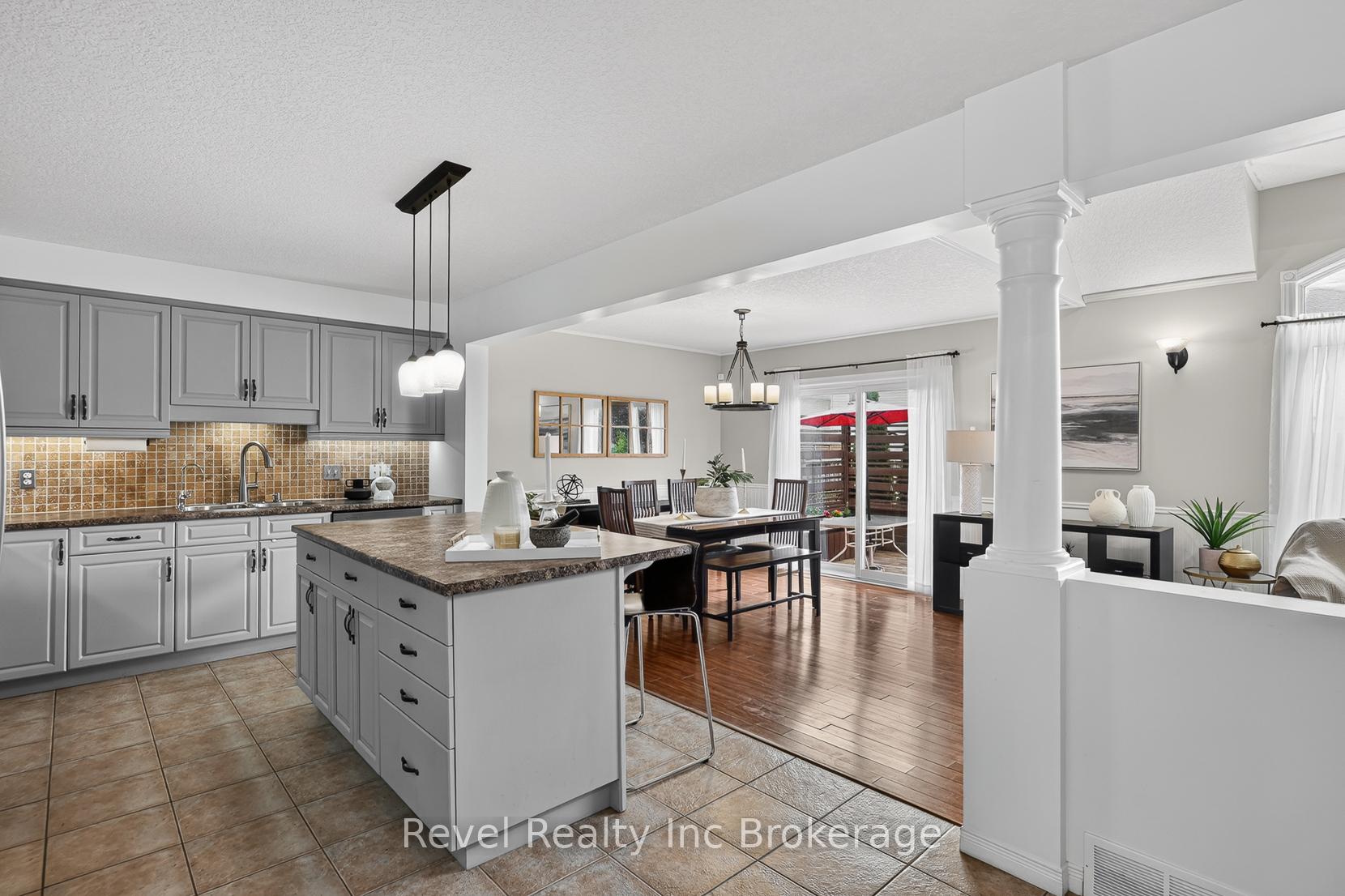 Photo 14 of 762 Frontenac Crescent, Woodstock, Woodstock - South — HOMEH