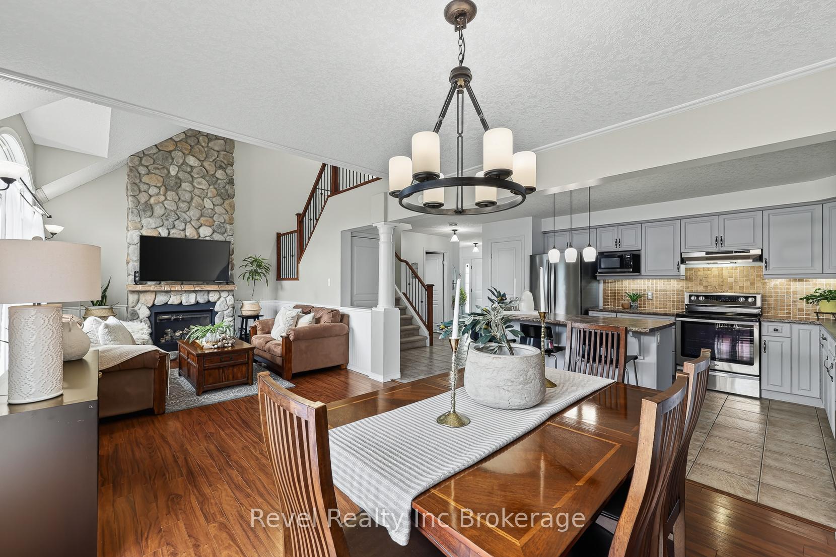 Photo 16 of 762 Frontenac Crescent, Woodstock, Woodstock - South — HOMEH
