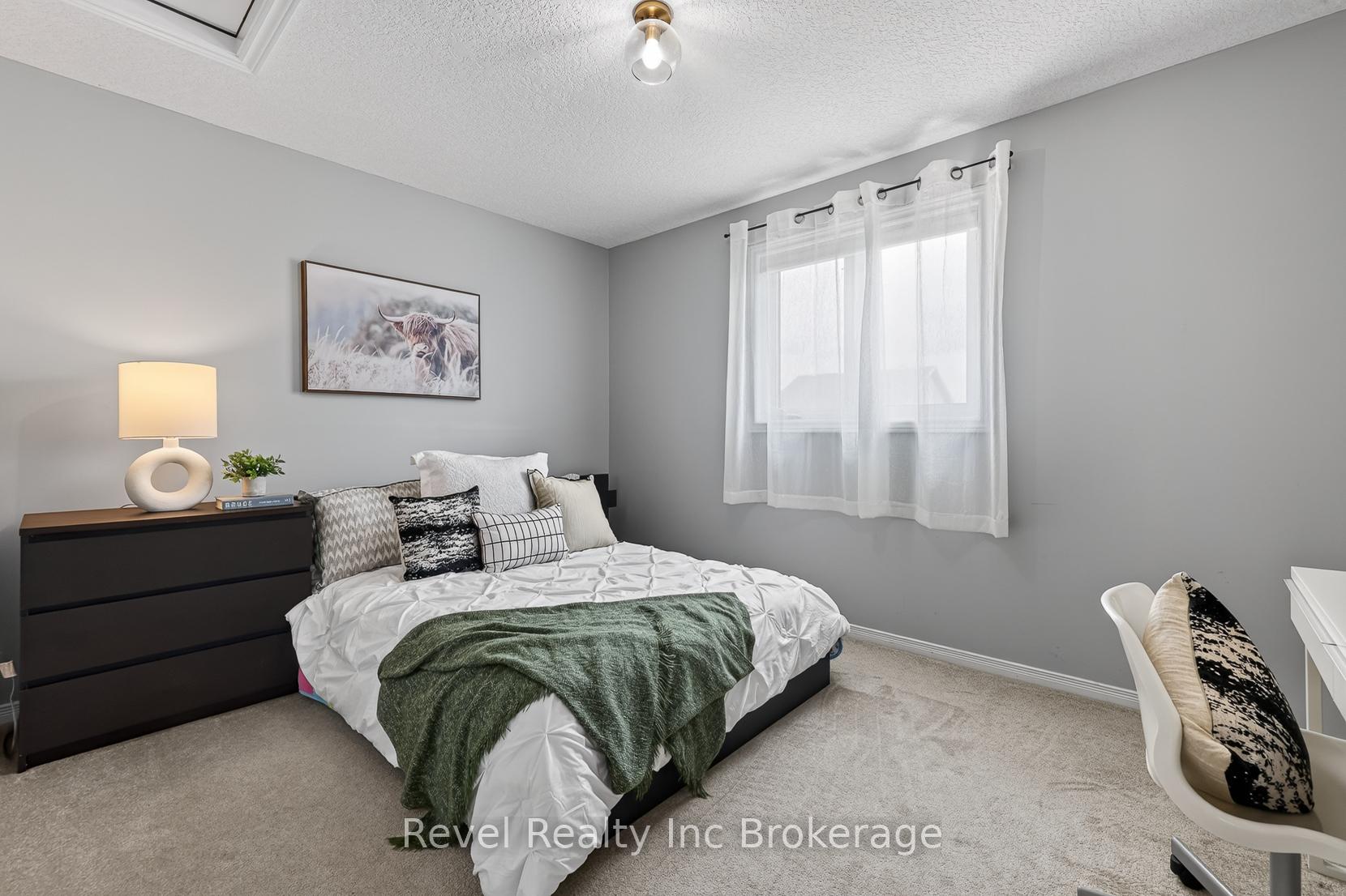 Photo 25 of 762 Frontenac Crescent, Woodstock, Woodstock - South — HOMEH