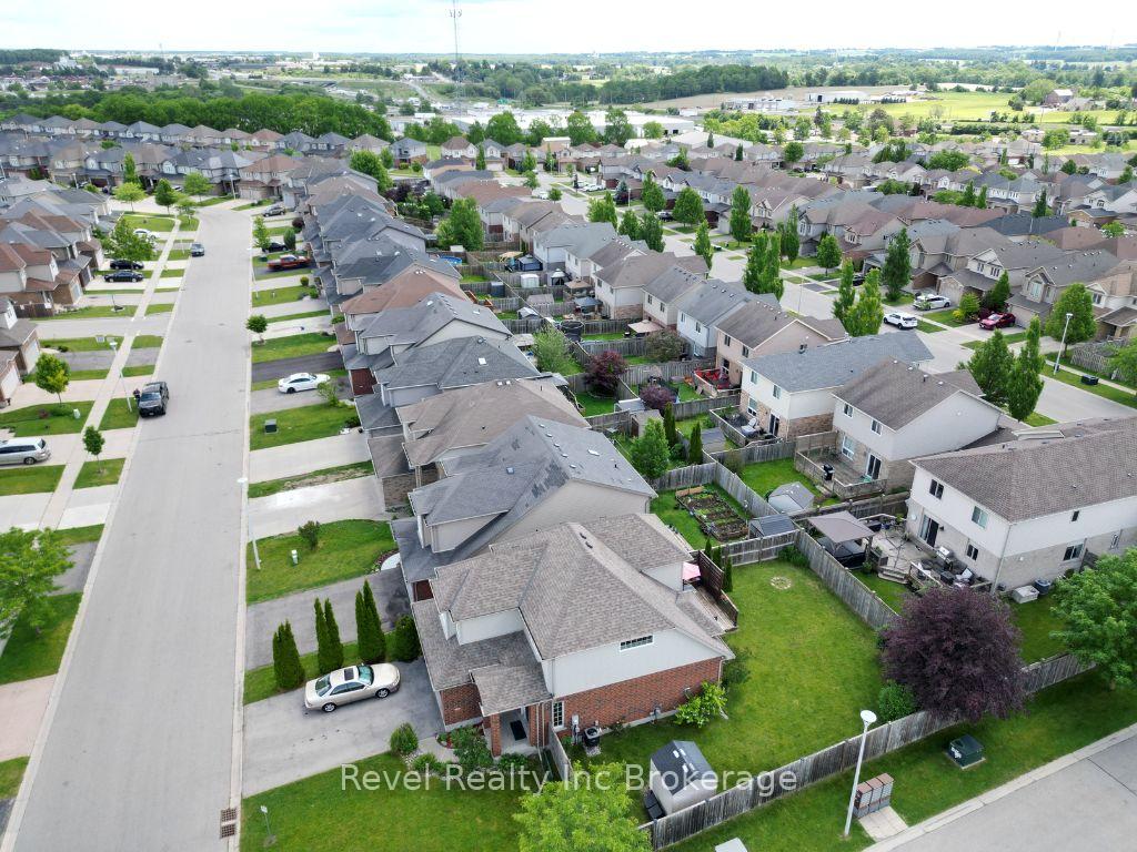 Photo 39 of 762 Frontenac Crescent, Woodstock, Woodstock - South — HOMEH