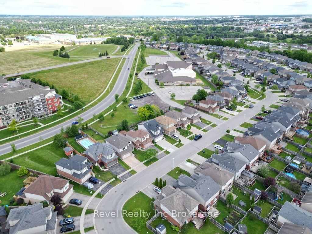 Photo 40 of 762 Frontenac Crescent, Woodstock, Woodstock - South — HOMEH