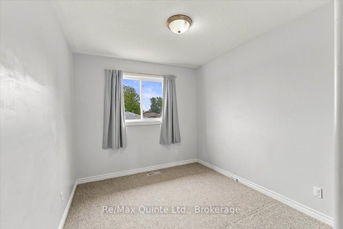 Photo 16 of 6 Chisholm Square, Belleville, Belleville Ward — HOMEH