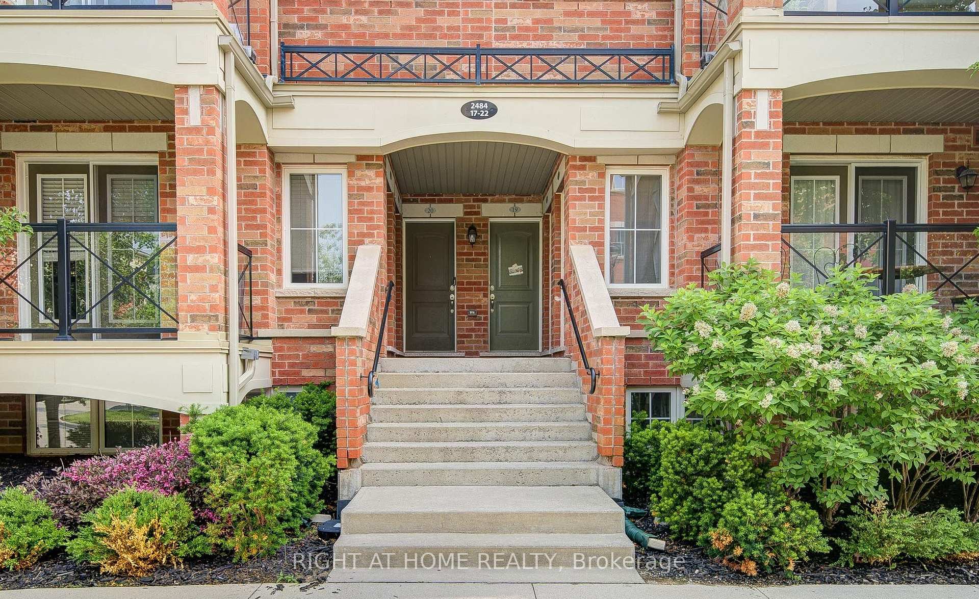 Photo 3 of Unit #17, 2484 Post Road, Oakville, River Oaks — HOMEH
