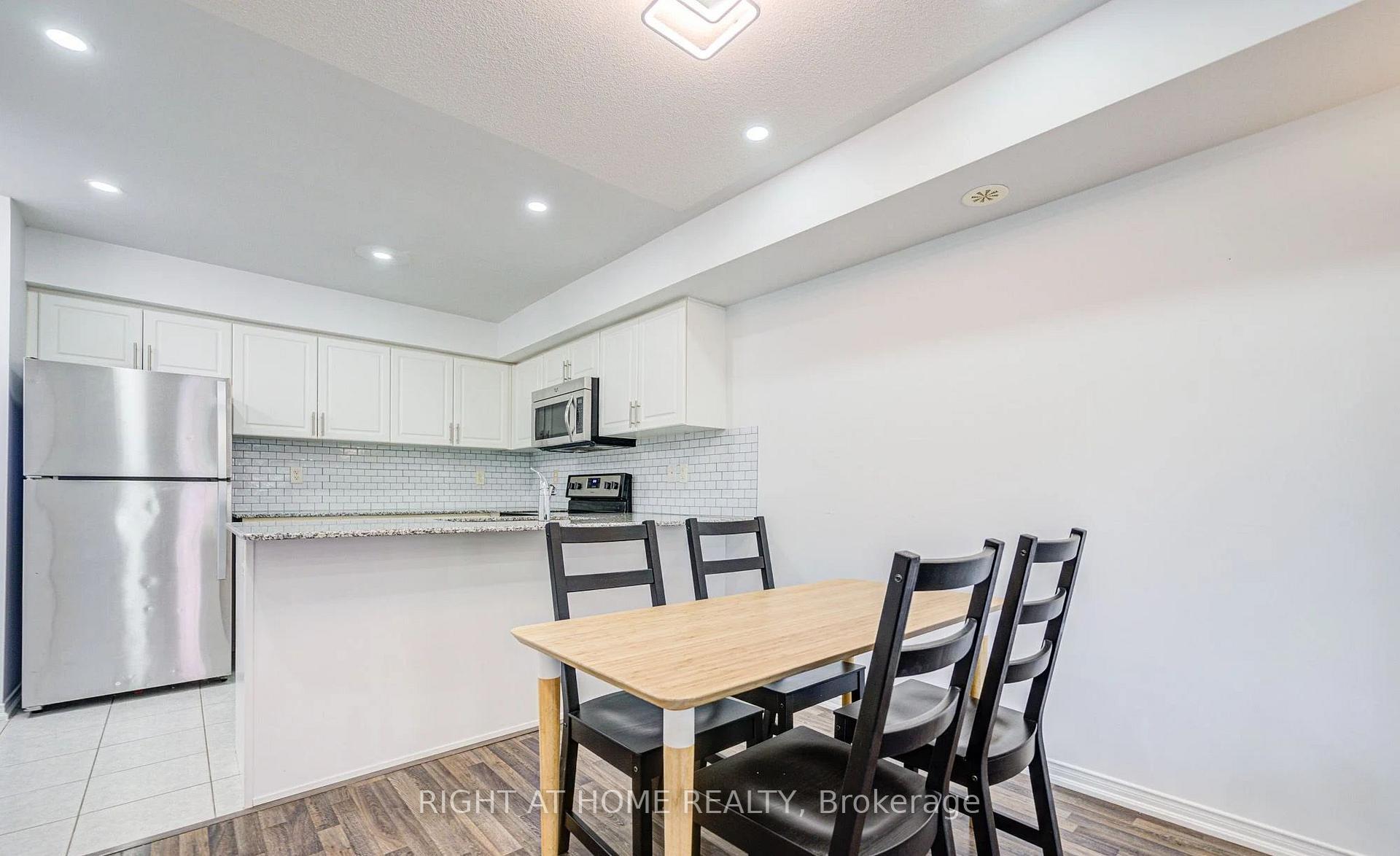Photo 5 of Unit #17, 2484 Post Road, Oakville, River Oaks — HOMEH