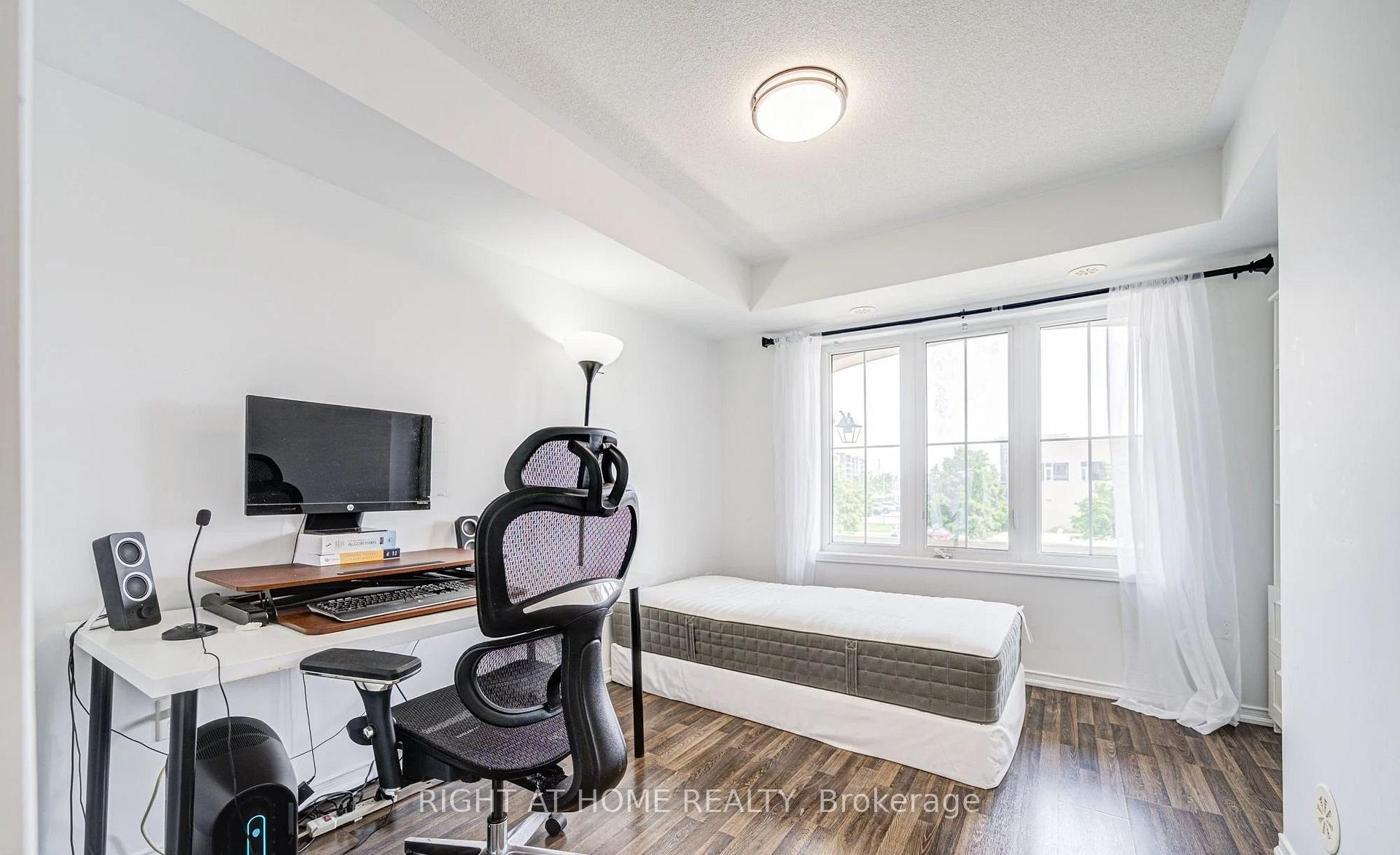 Photo 8 of Unit #17, 2484 Post Road, Oakville, River Oaks — HOMEH