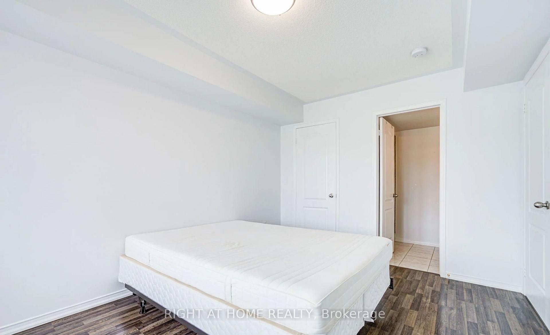 Photo 10 of Unit #17, 2484 Post Road, Oakville, River Oaks — HOMEH