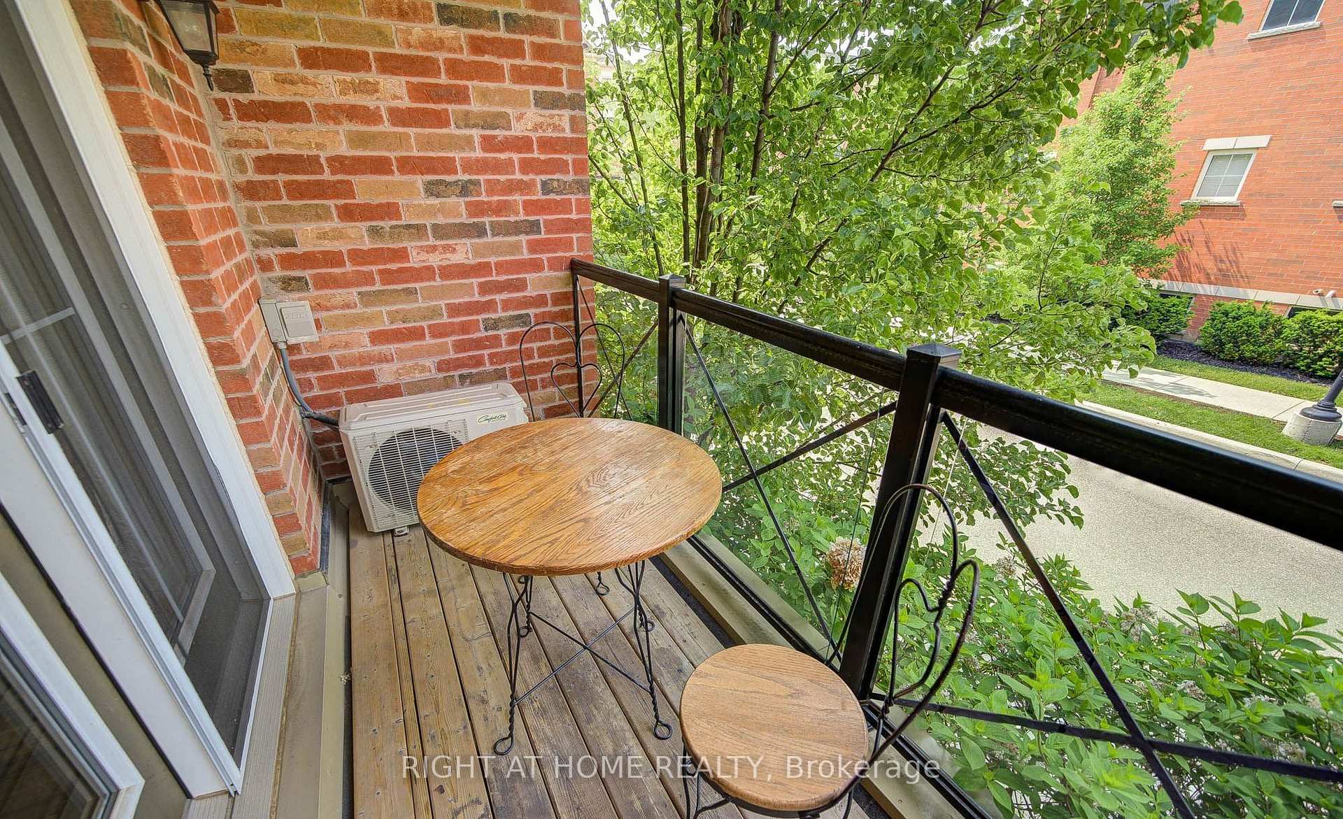 Photo 14 of Unit #17, 2484 Post Road, Oakville, River Oaks — HOMEH