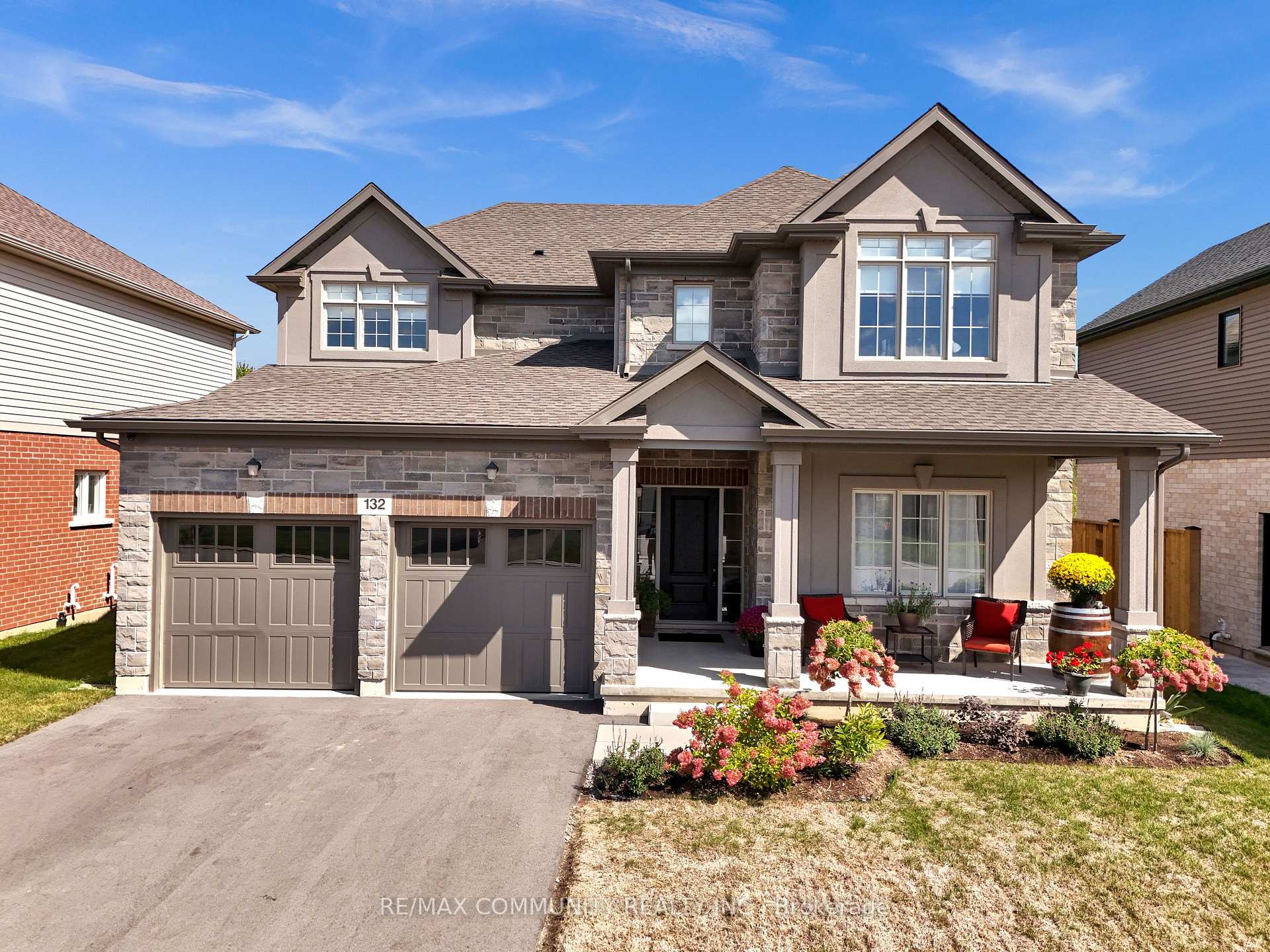 Photo 2 of 132 Westcott Road, Welland, West Welland — HOMEH