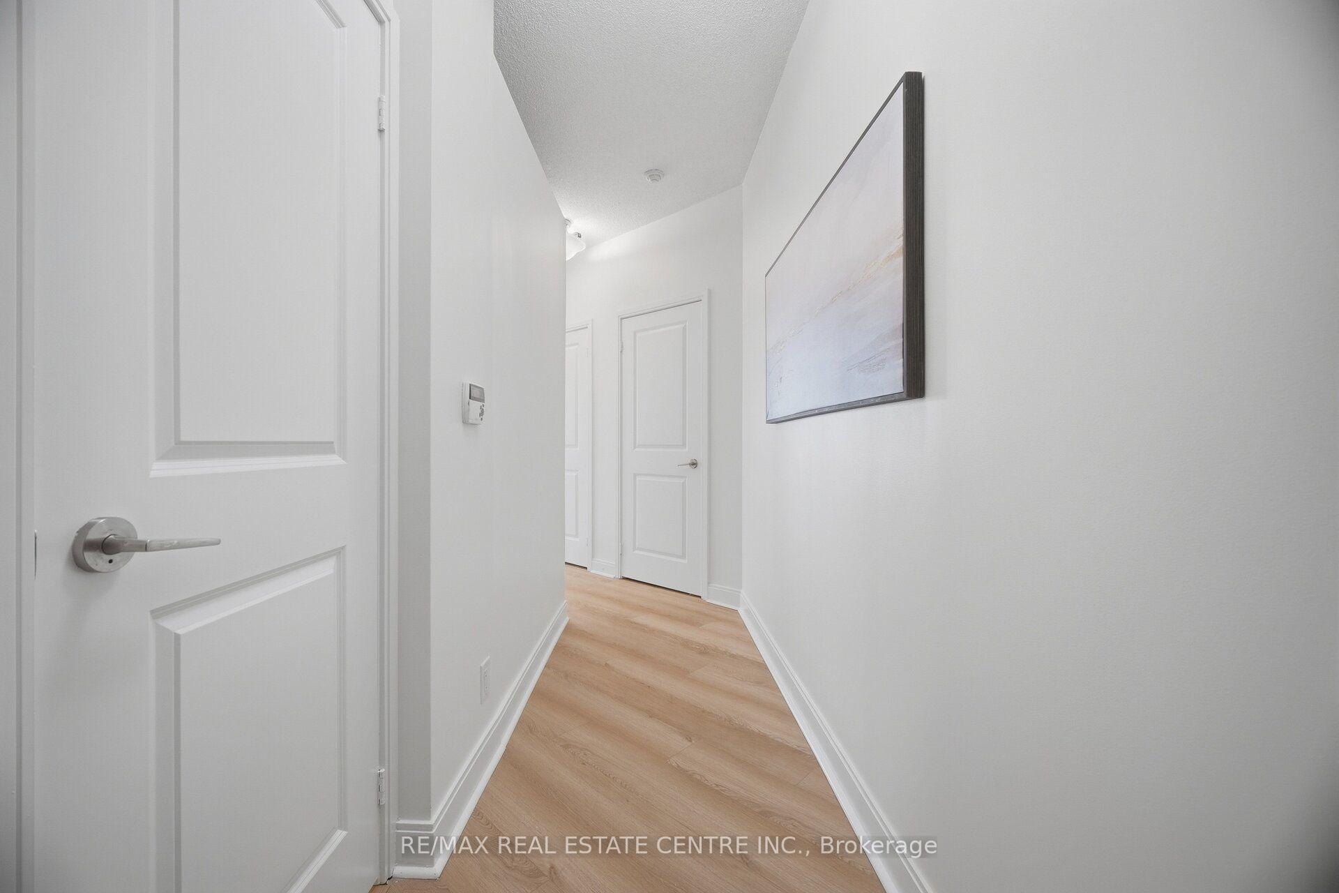 Photo 4 of Unit 607, 80 Absolute Avenue, Mississauga, City Centre — HOMEH