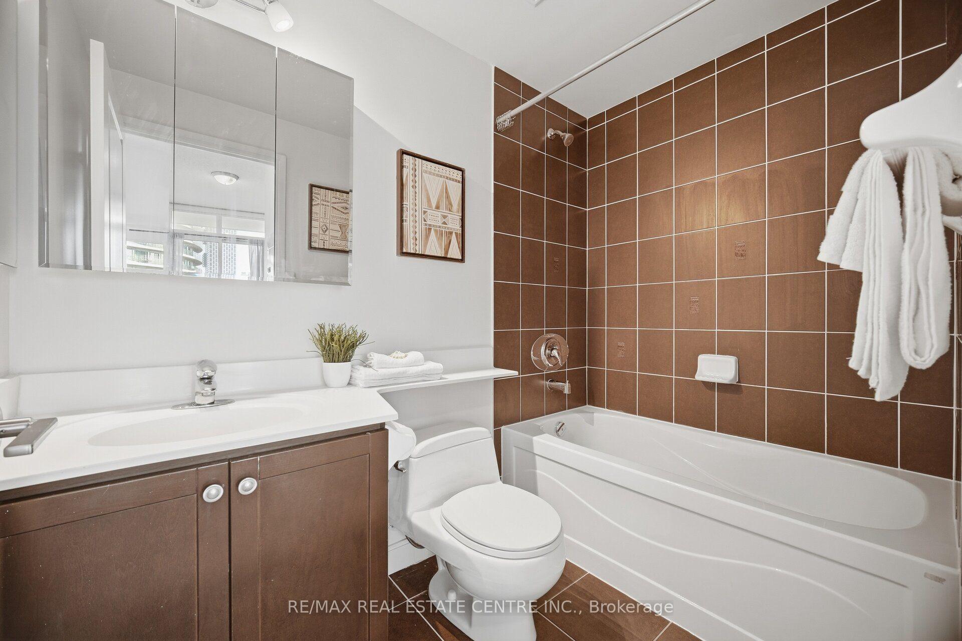 Photo 14 of Unit 607, 80 Absolute Avenue, Mississauga, City Centre — HOMEH