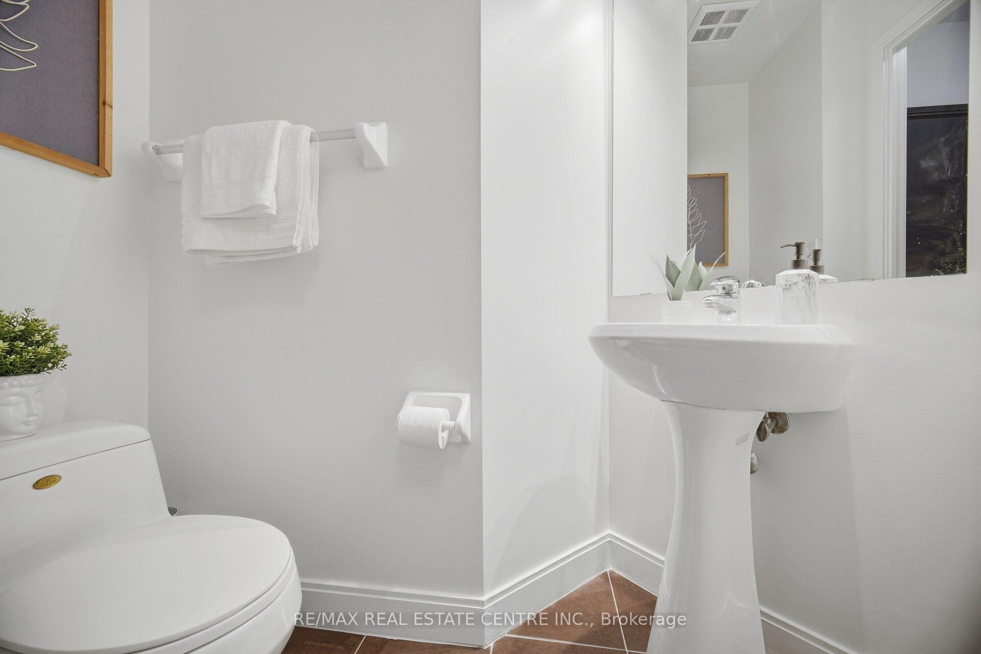 Photo 19 of Unit 607, 80 Absolute Avenue, Mississauga, City Centre — HOMEH