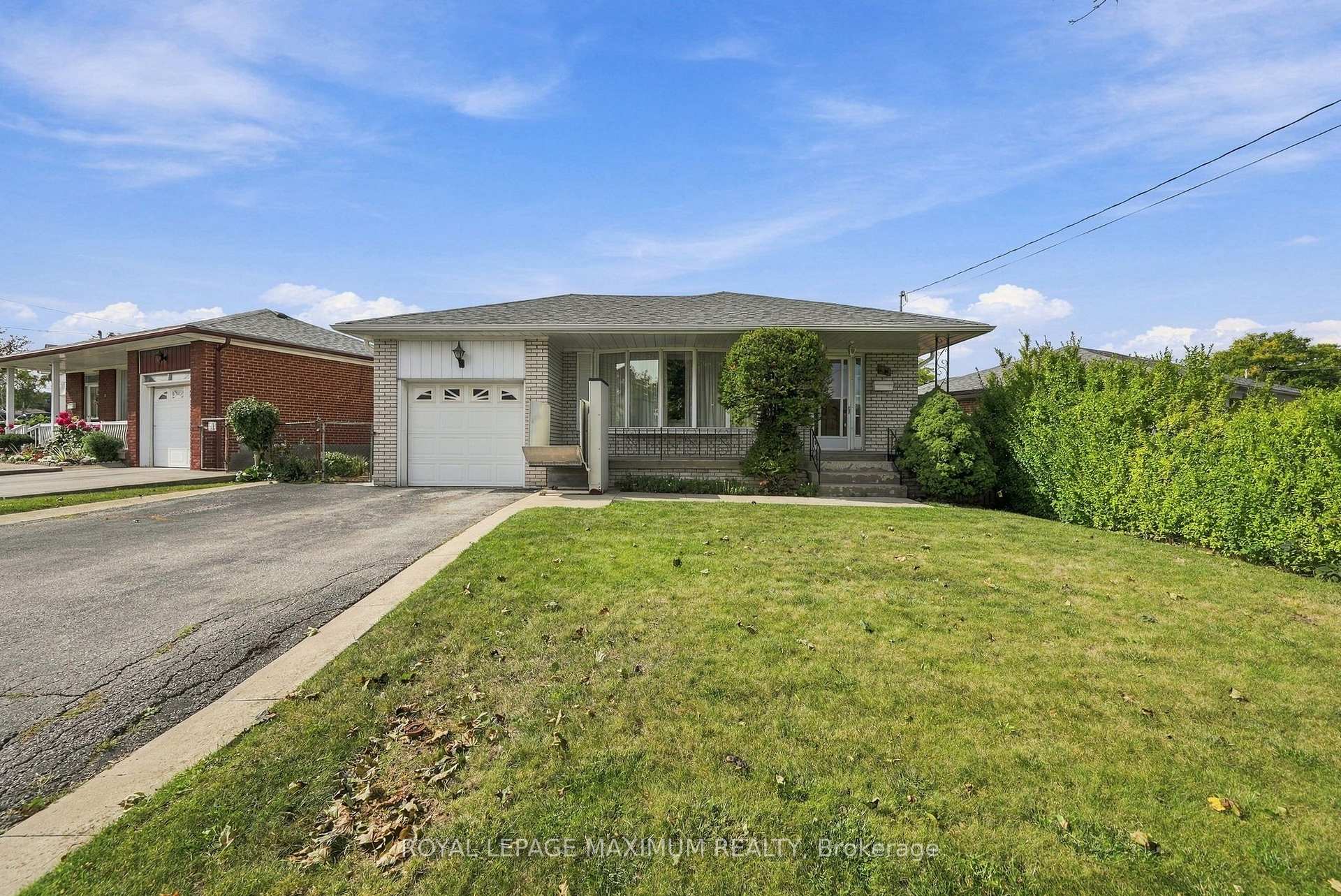 Photo 1 of 35 Norfield Crescent, Etobicoke, Elms-Old Rexdale — HOMEH