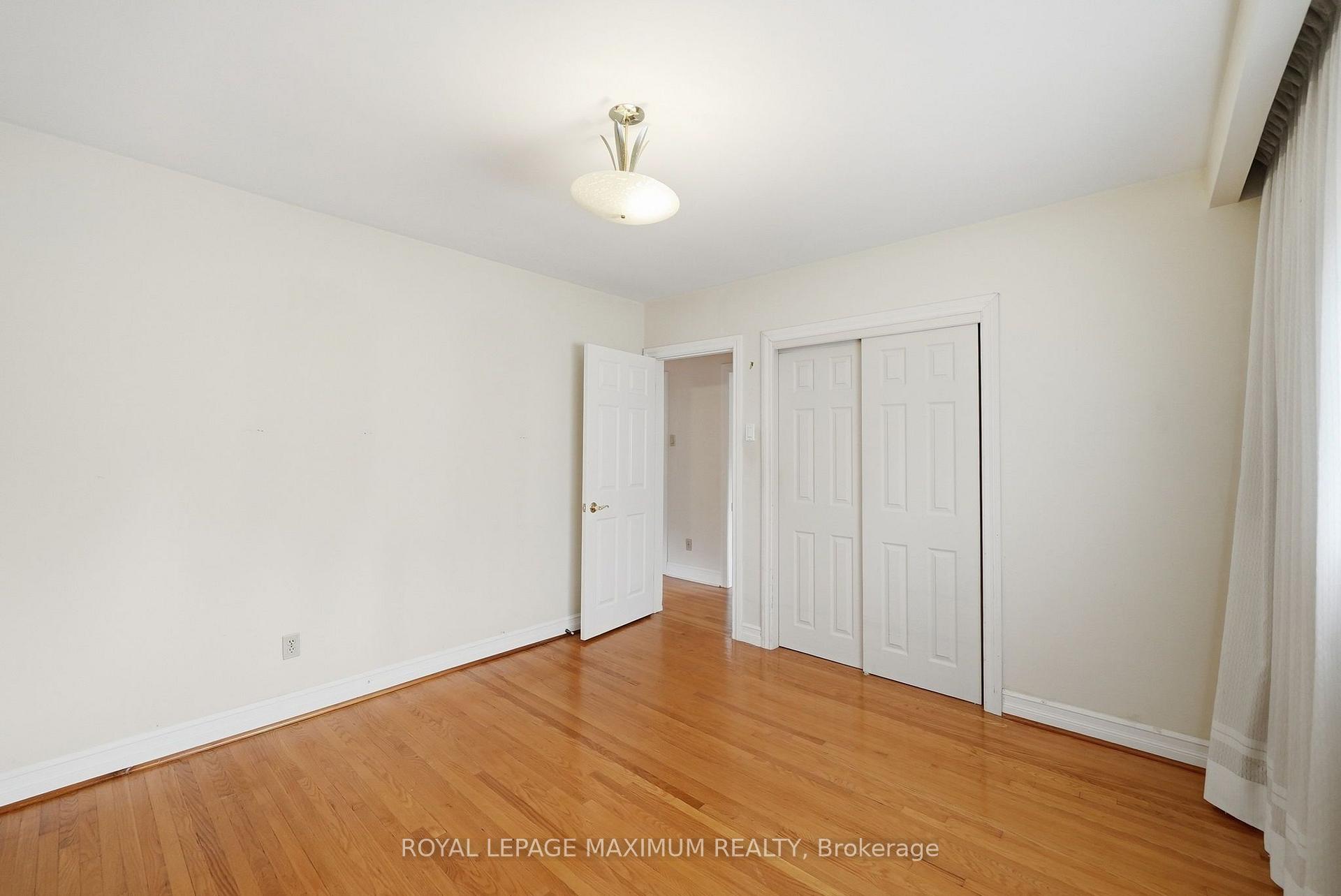 Photo 21 of 35 Norfield Crescent, Etobicoke, Elms-Old Rexdale — HOMEH