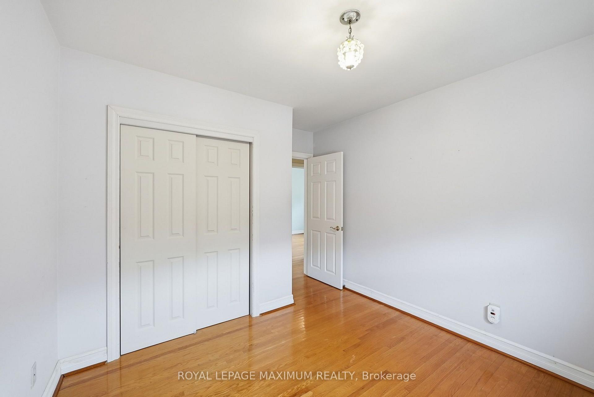 Photo 23 of 35 Norfield Crescent, Etobicoke, Elms-Old Rexdale — HOMEH