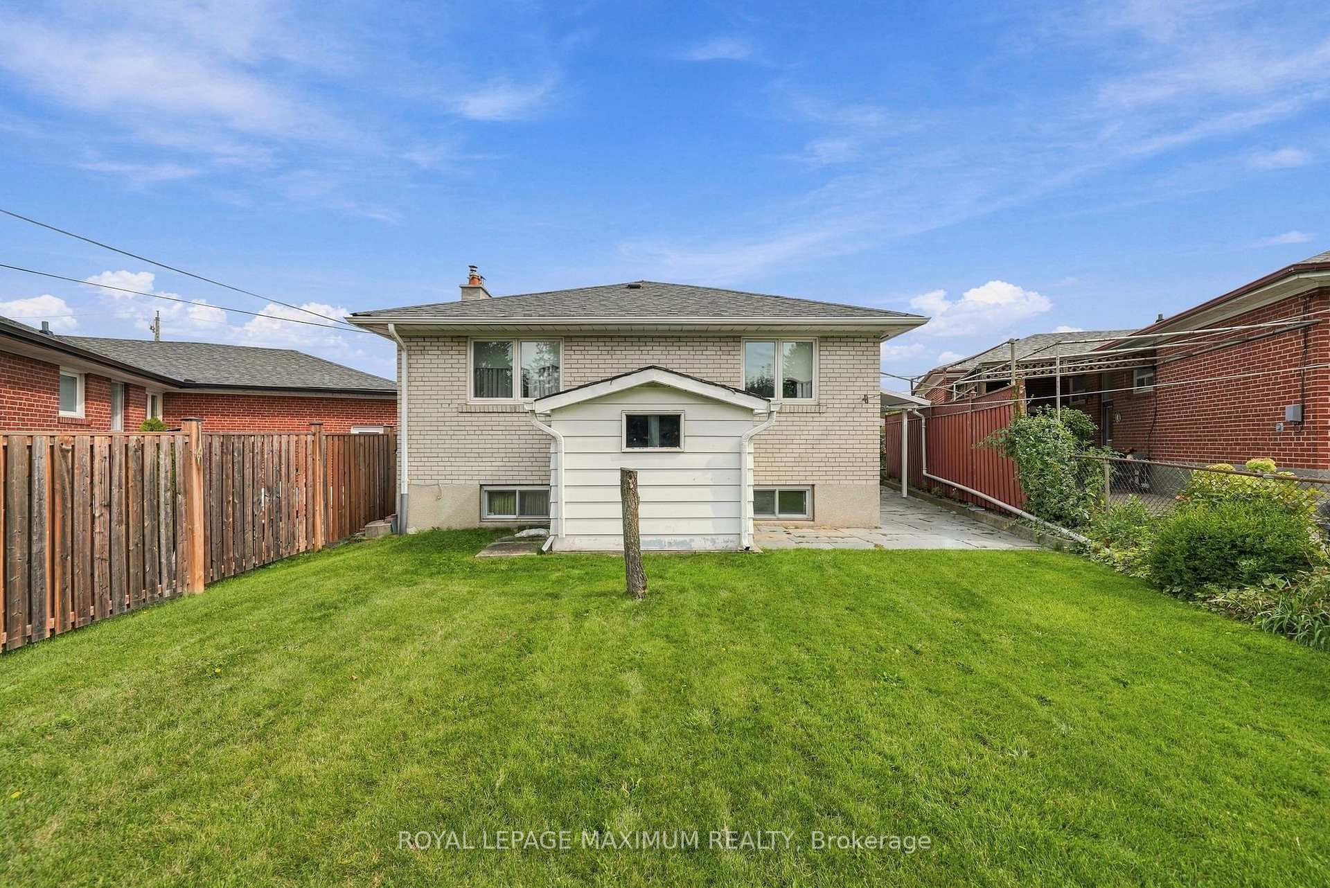 Photo 44 of 35 Norfield Crescent, Etobicoke, Elms-Old Rexdale — HOMEH