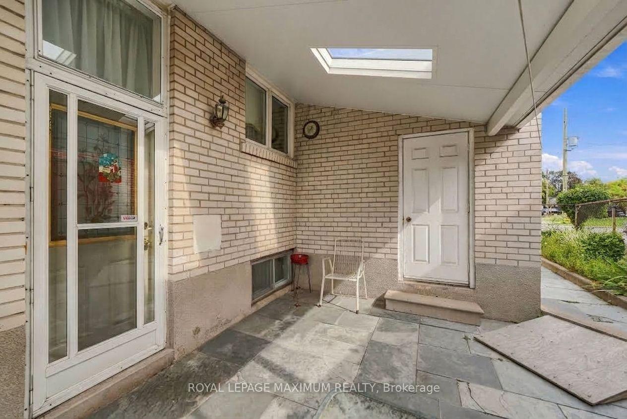 Photo 50 of 35 Norfield Crescent, Etobicoke, Elms-Old Rexdale — HOMEH