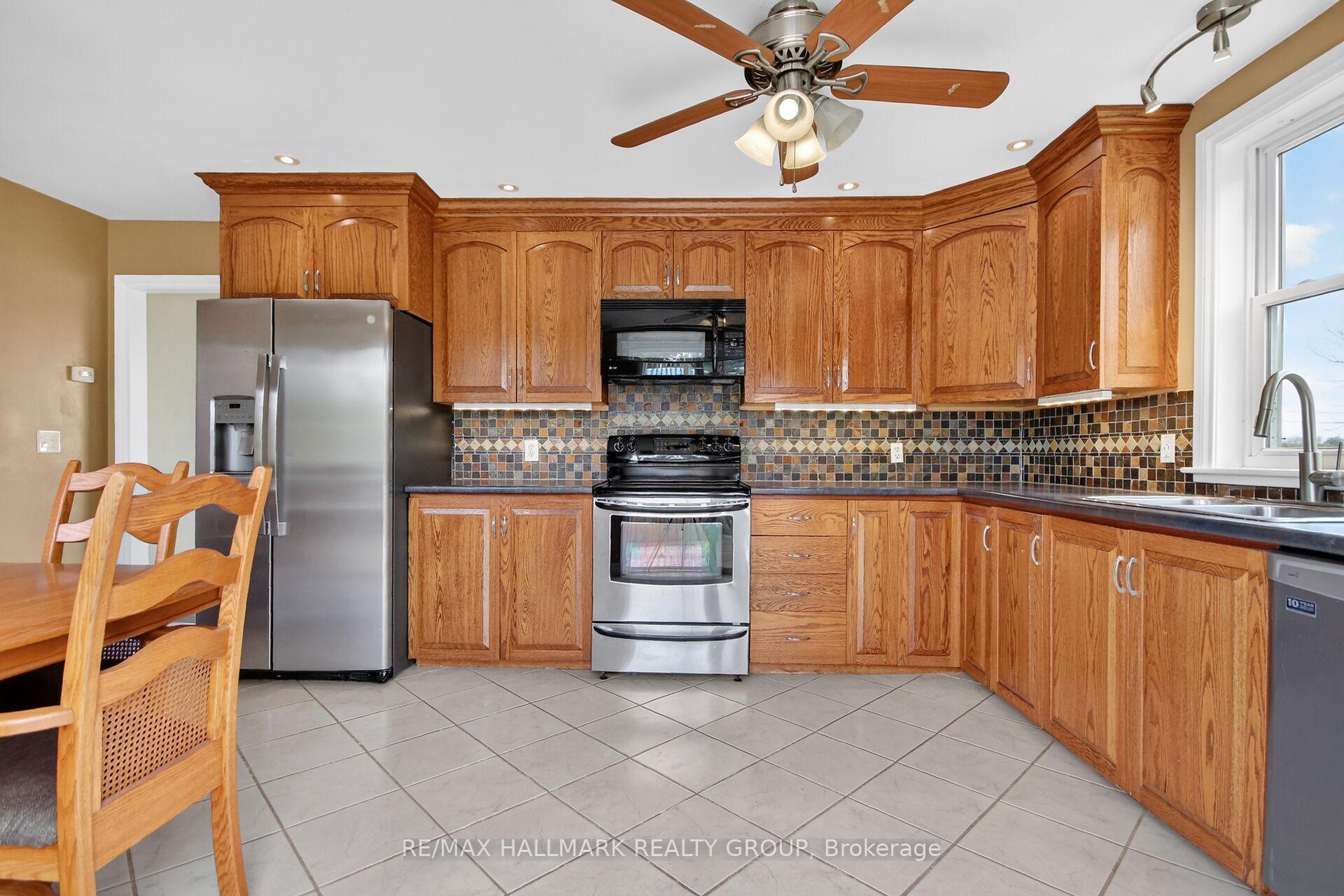 Photo 11 of 28 Second Street, Edwardsburgh/Cardinal, Edwardsburgh/Cardinal Twp — HOMEH