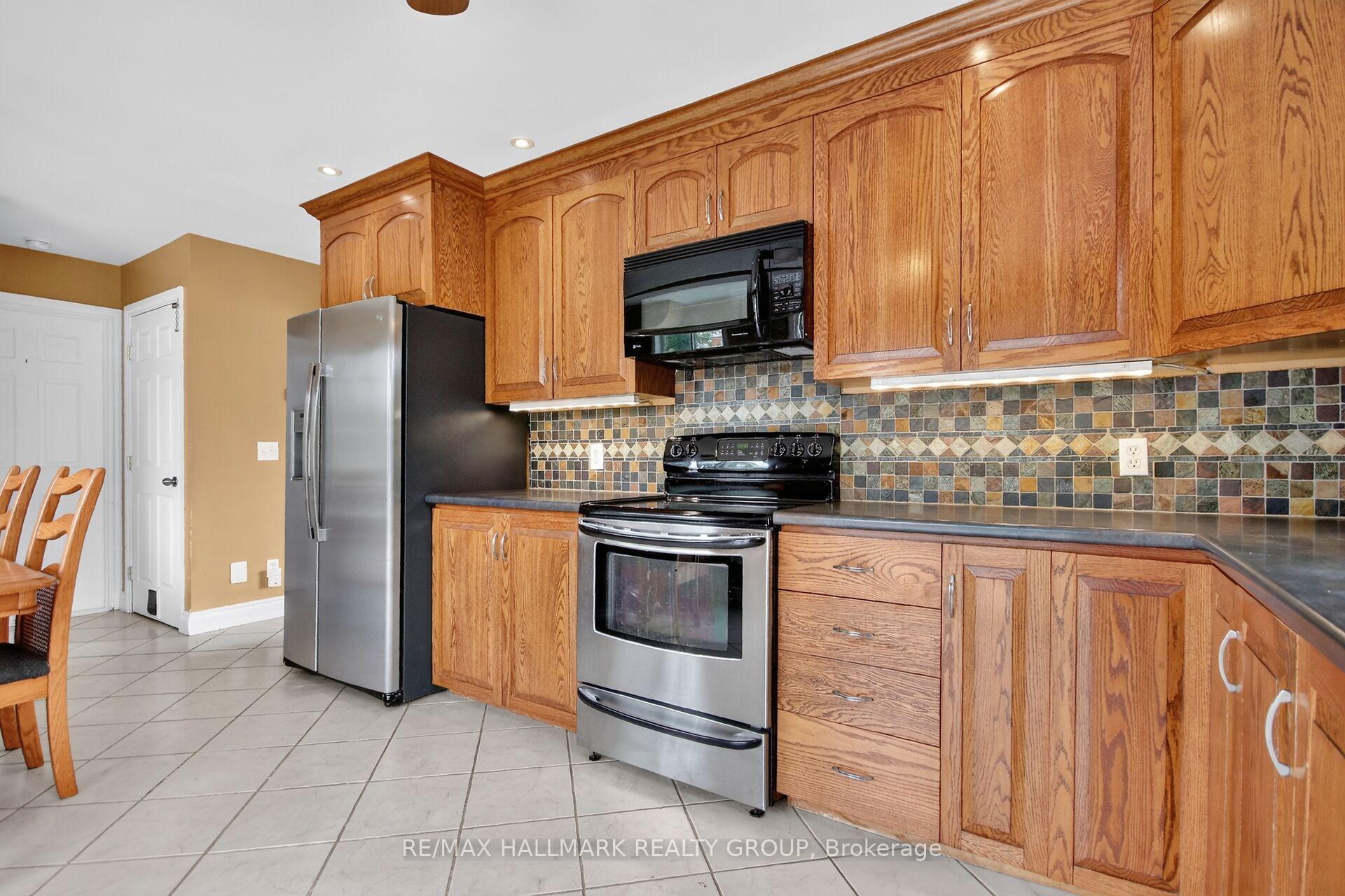Photo 14 of 28 Second Street, Edwardsburgh/Cardinal, Edwardsburgh/Cardinal Twp — HOMEH