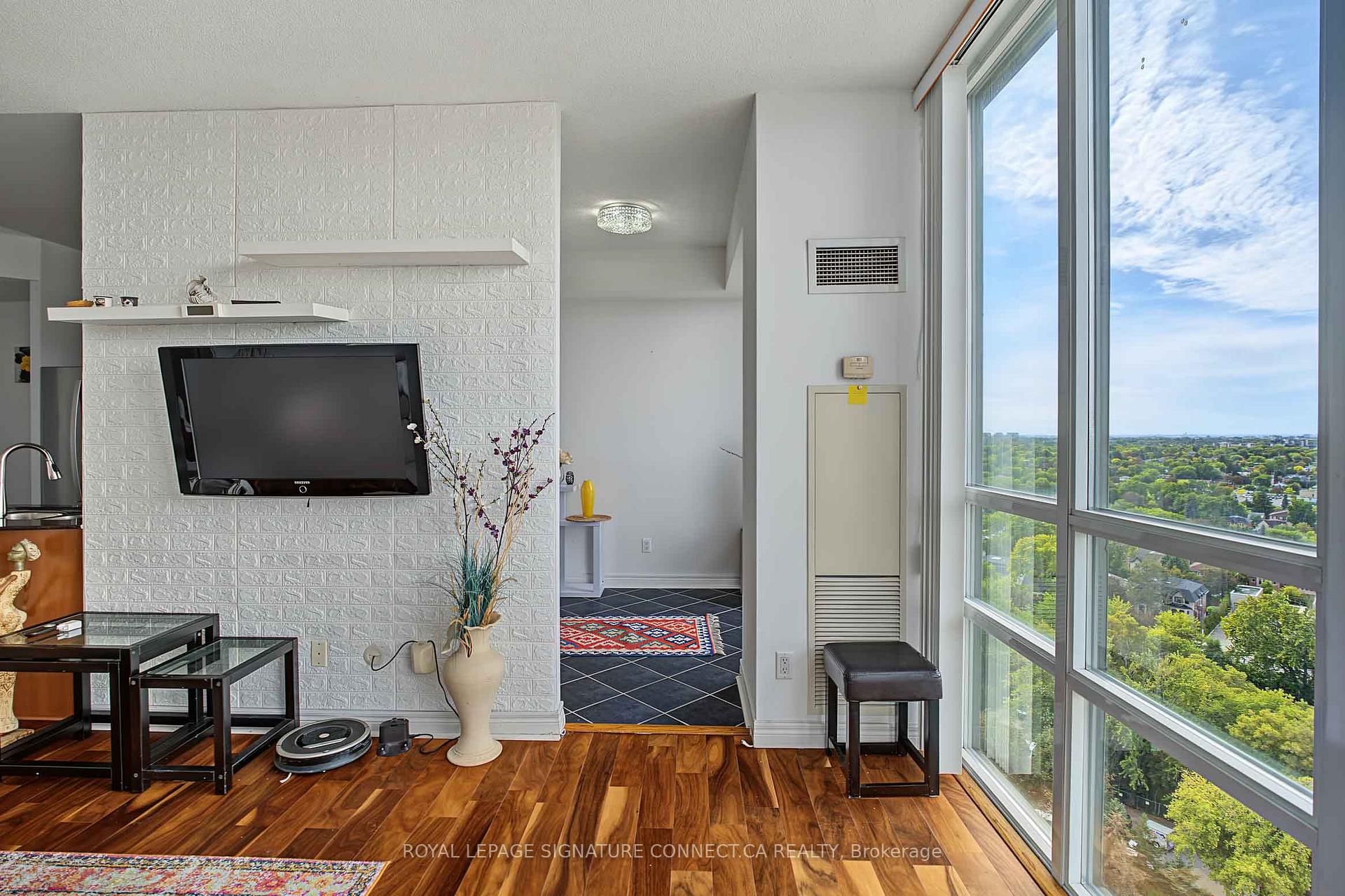Photo 8 of Unit 2010, 509 Beecroft Road, North York, Willowdale West — HOMEH