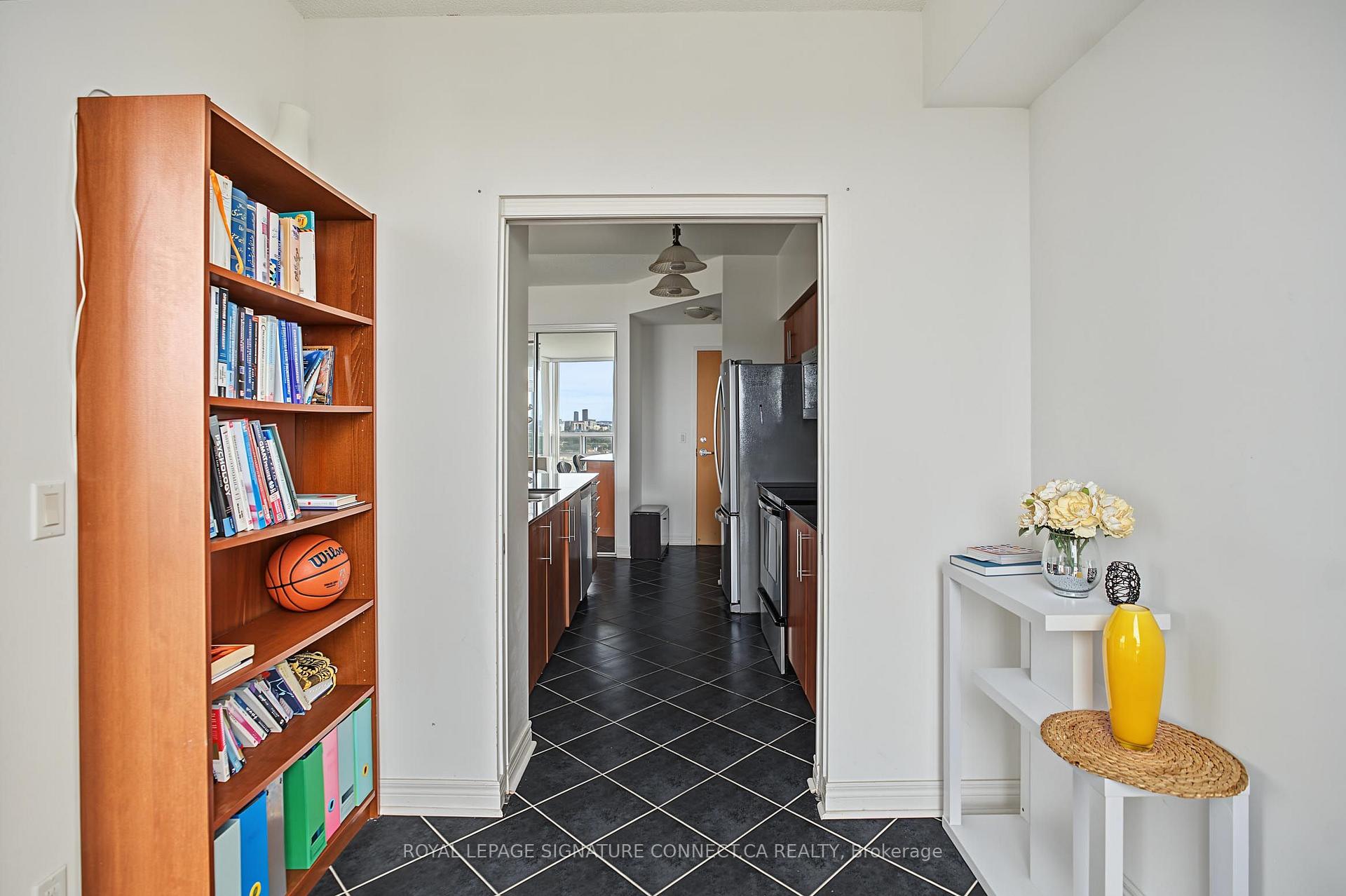 Photo 15 of Unit 2010, 509 Beecroft Road, North York, Willowdale West — HOMEH