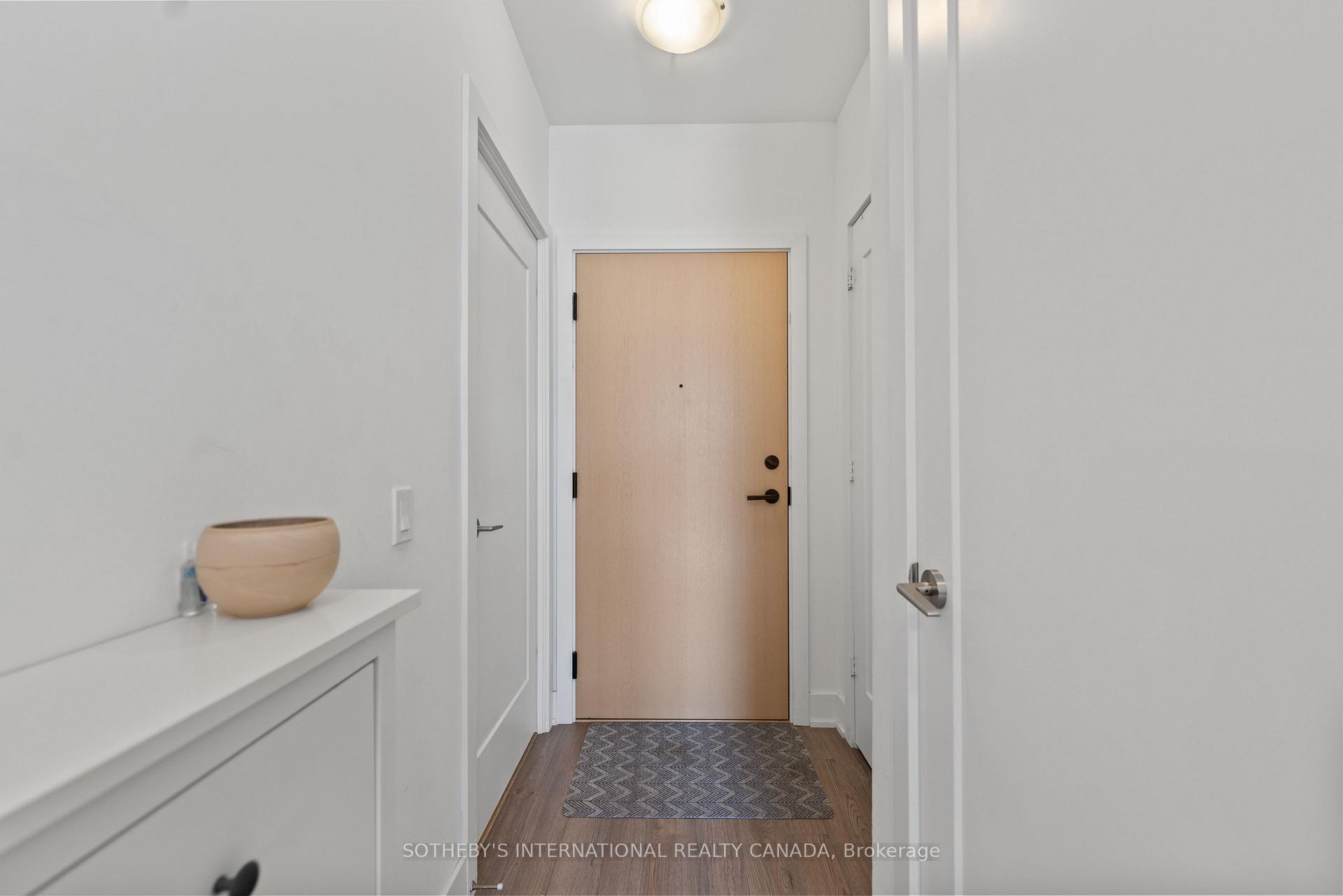 Photo 4 of Unit 412, 1 Belsize Drive, Toronto, Mount Pleasant West — HOMEH