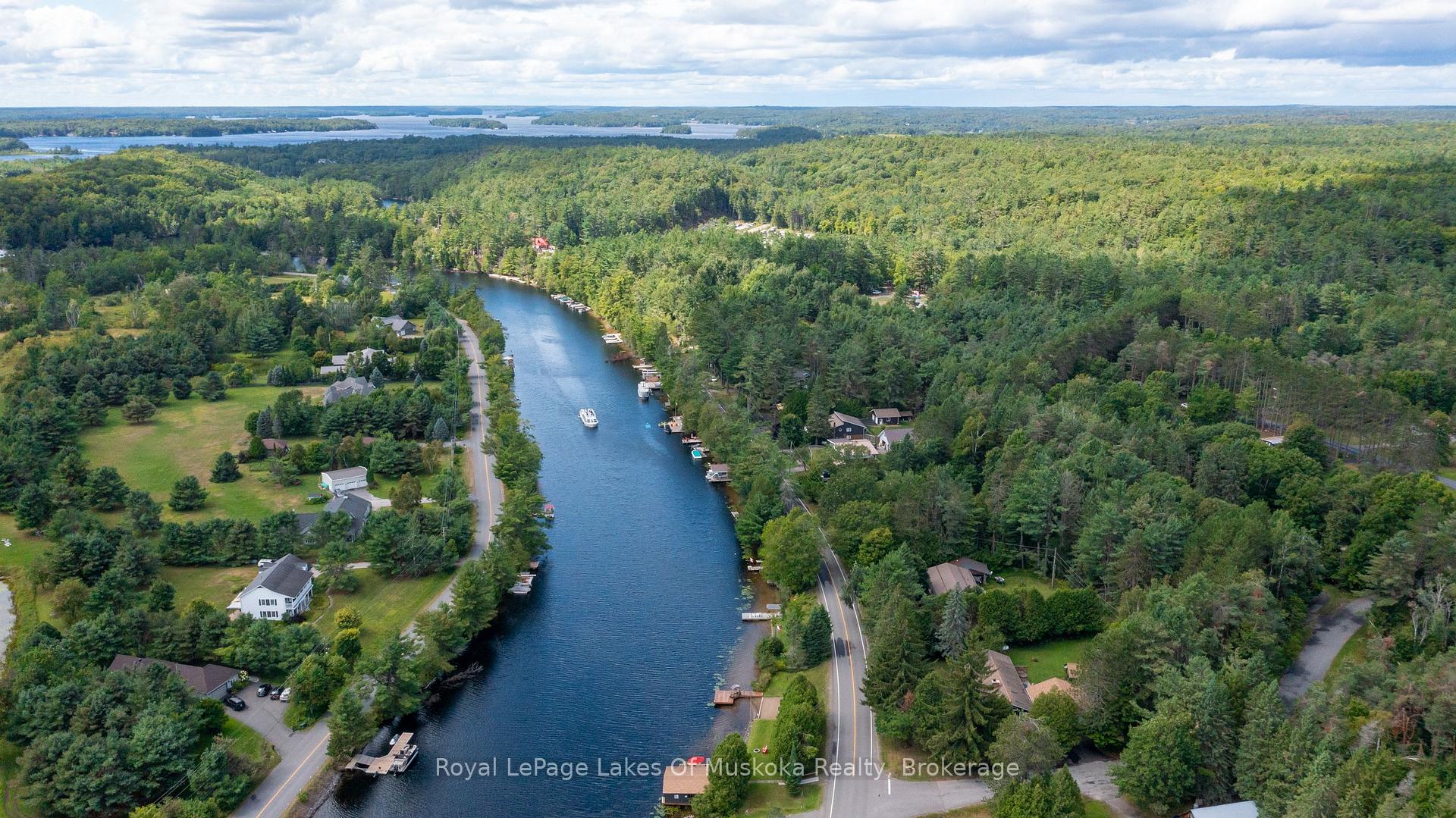 Photo 3 of 2 Leslie Drive W, Bracebridge, Monck (Bracebridge) — HOMEH