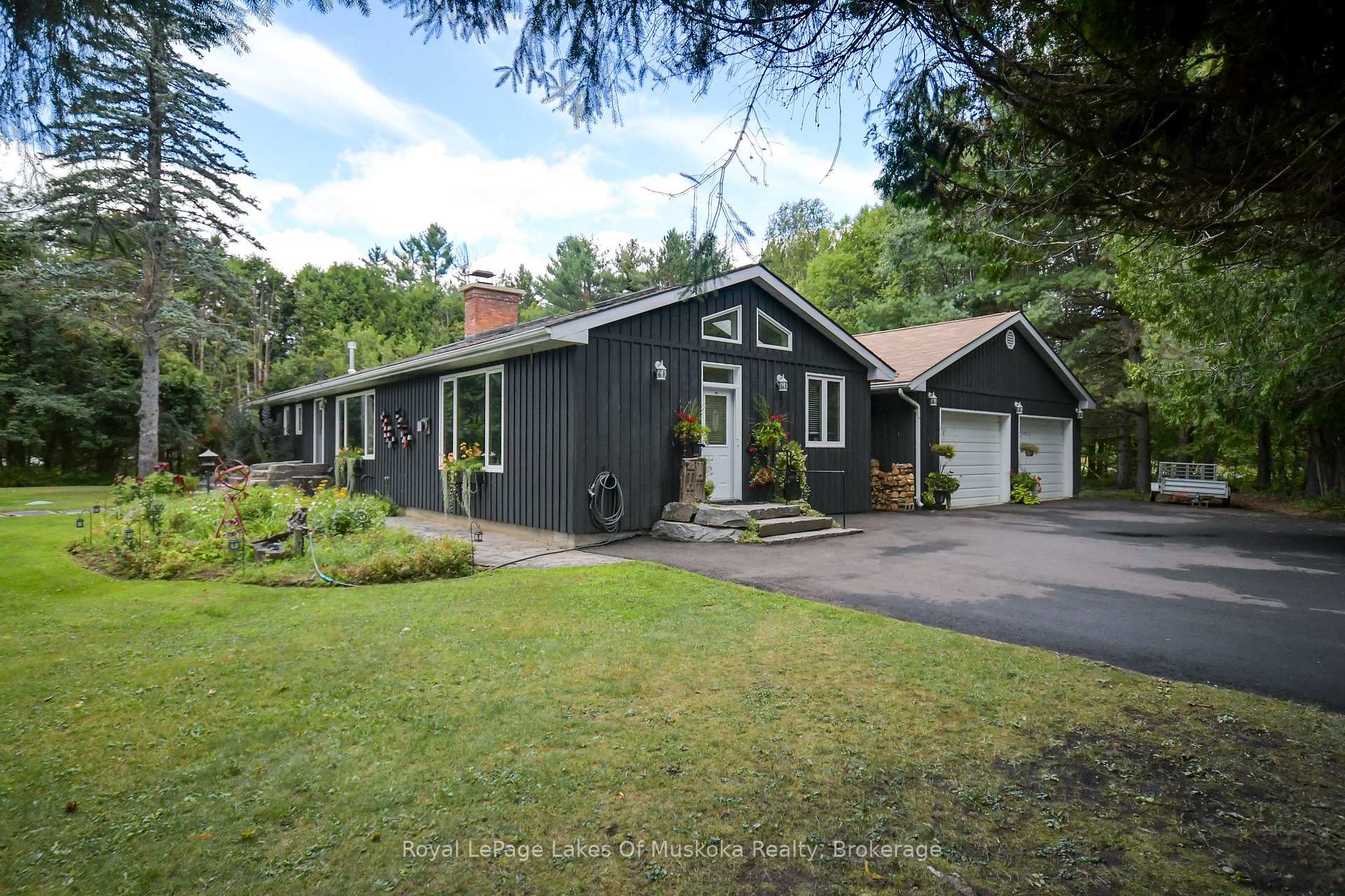 Photo 6 of 2 Leslie Drive W, Bracebridge, Monck (Bracebridge) — HOMEH