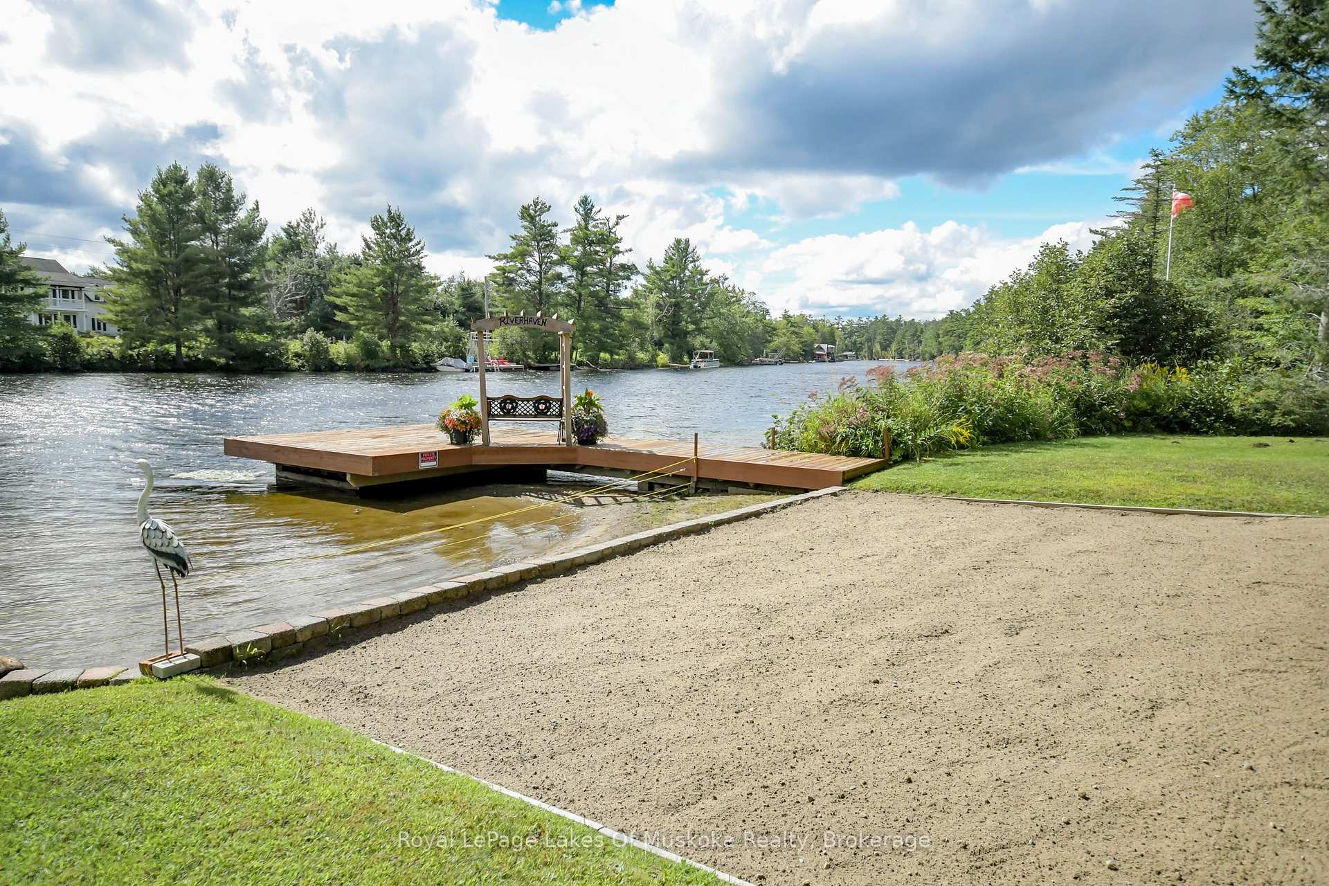 Photo 11 of 2 Leslie Drive W, Bracebridge, Monck (Bracebridge) — HOMEH