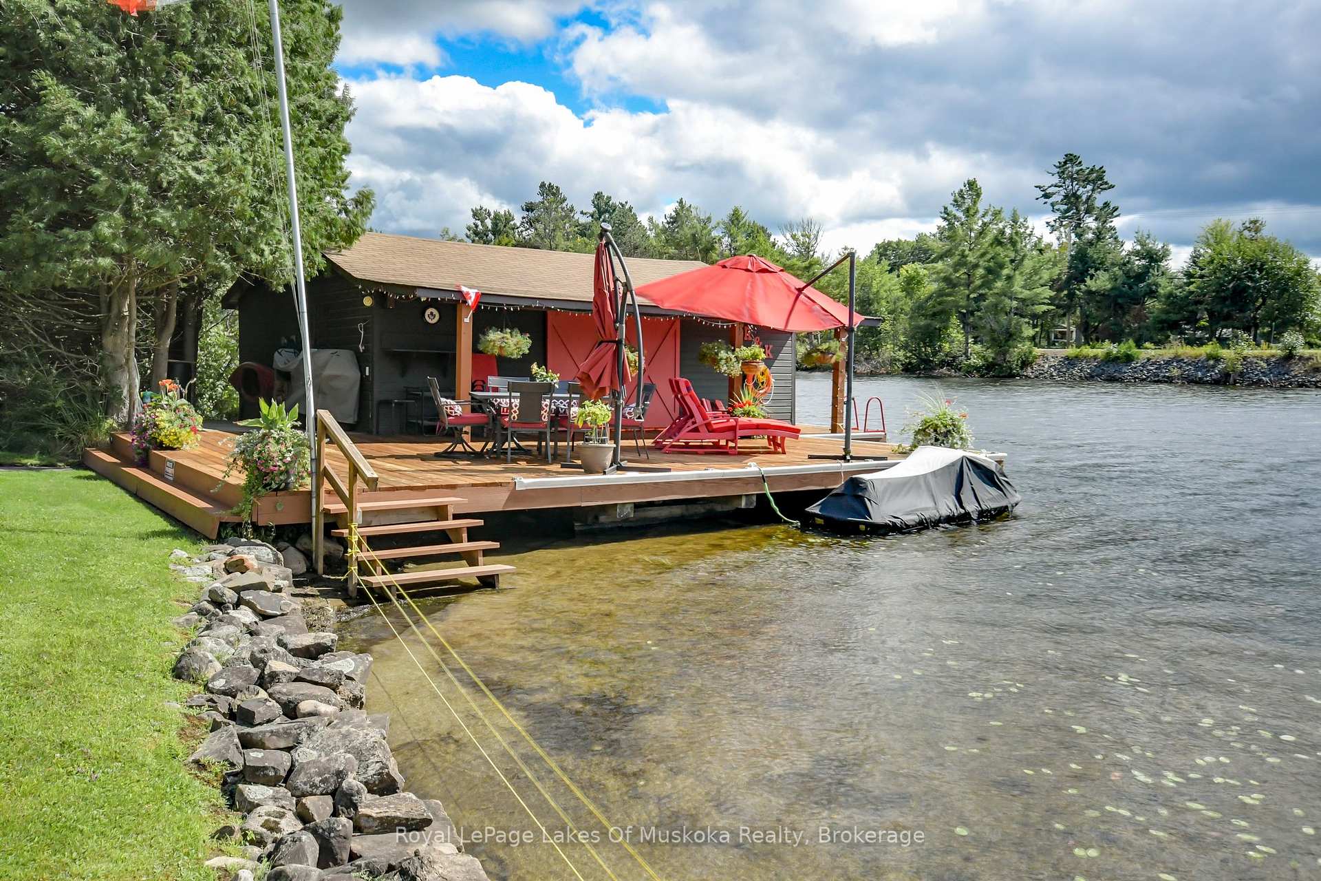 Photo 12 of 2 Leslie Drive W, Bracebridge, Monck (Bracebridge) — HOMEH