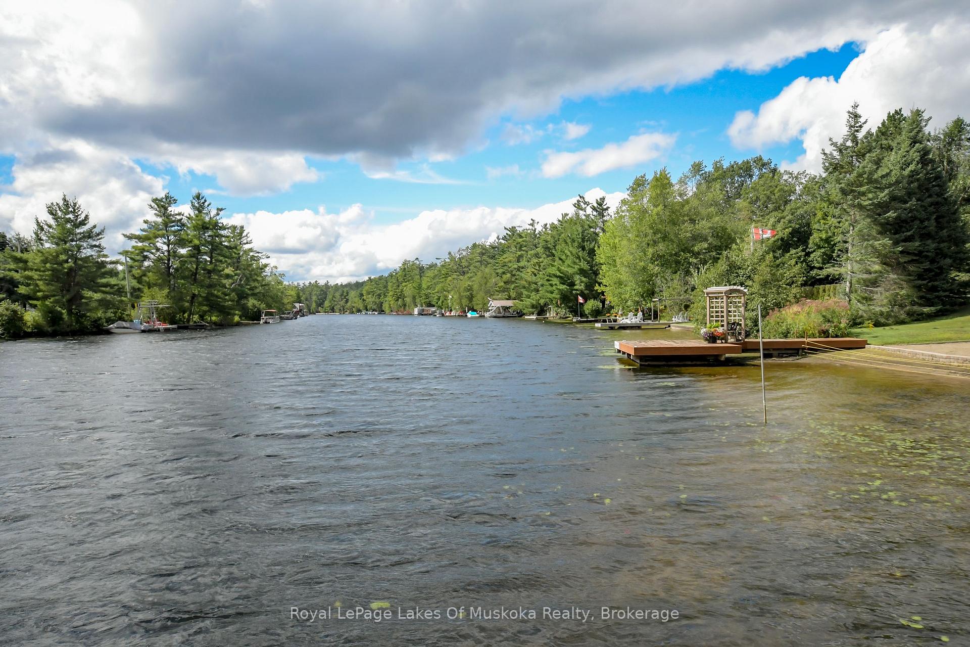 Photo 18 of 2 Leslie Drive W, Bracebridge, Monck (Bracebridge) — HOMEH