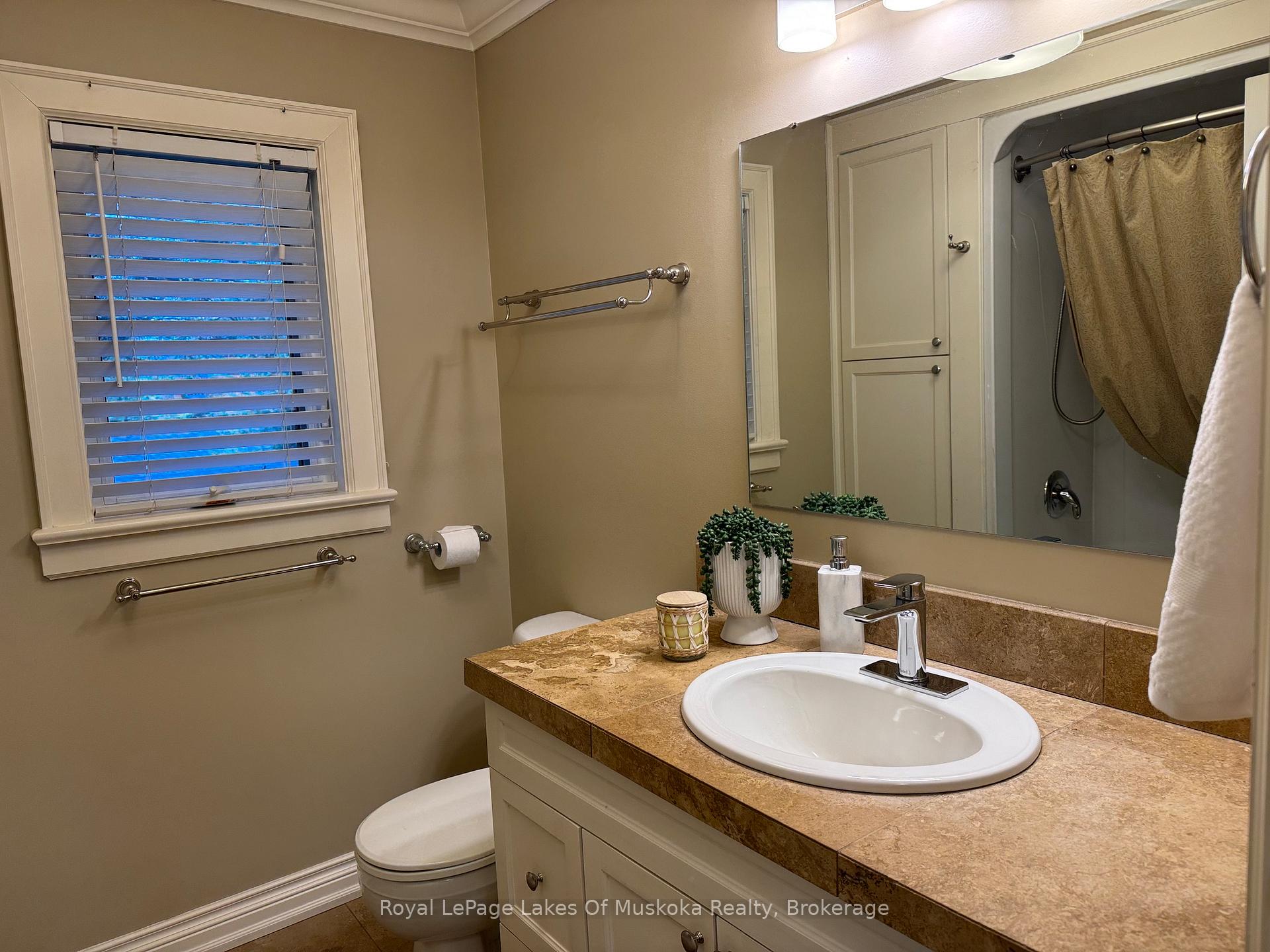 Photo 35 of 2 Leslie Drive W, Bracebridge, Monck (Bracebridge) — HOMEH