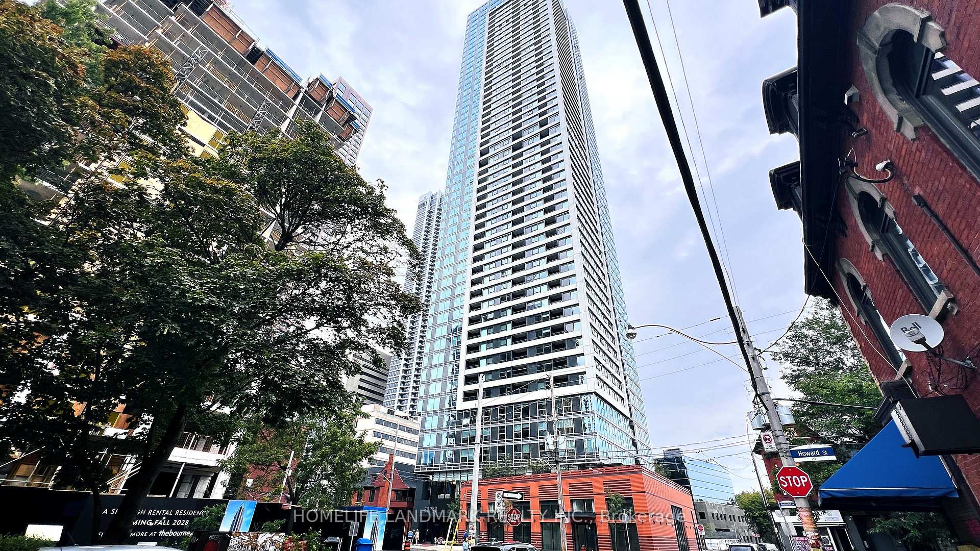 Photo of Unit 4307, 609 Sherbourne Street