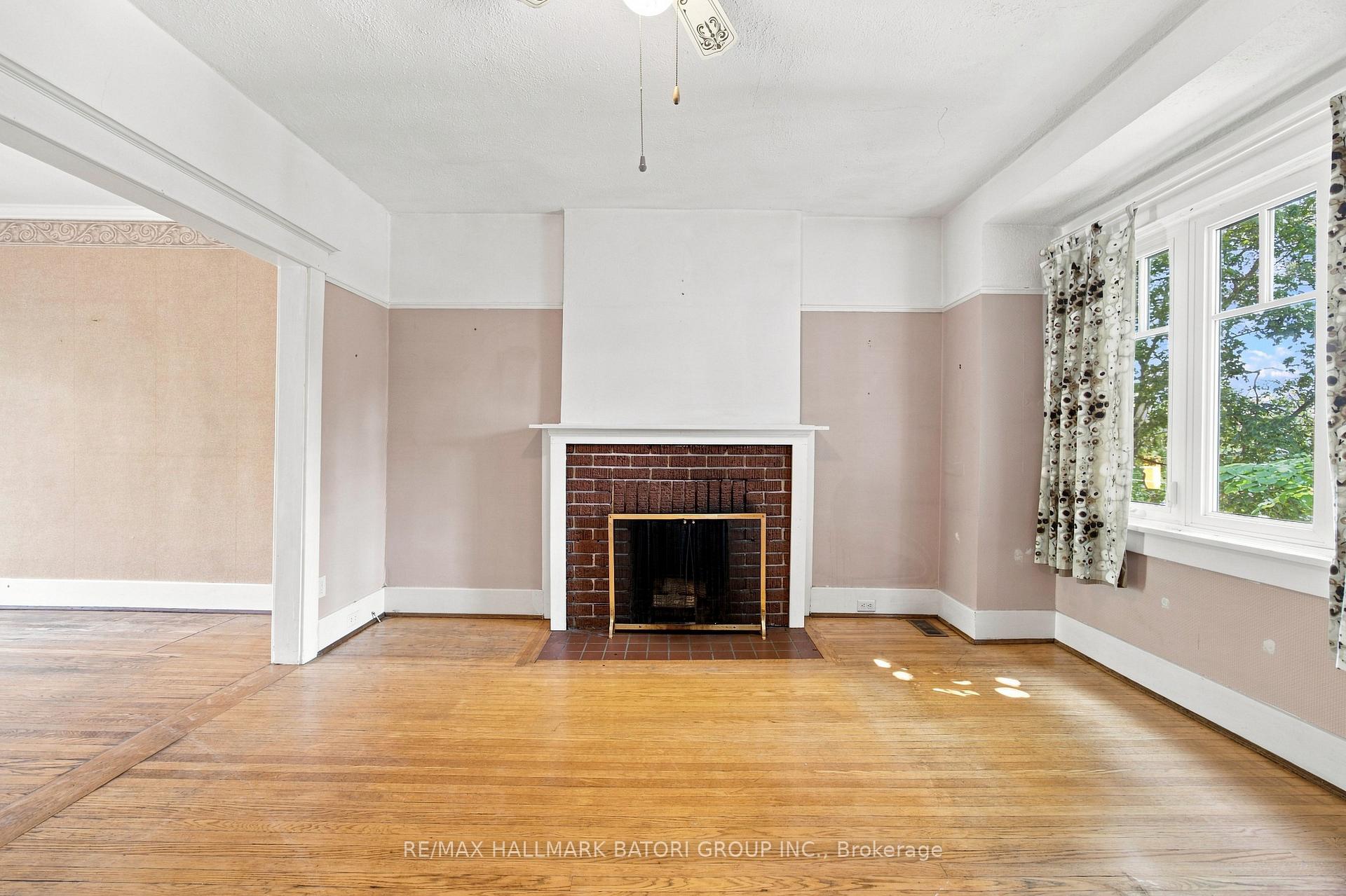 Photo 3 of 1390 Davenport Road, Toronto, Corso Italia-Davenport — HOMEH