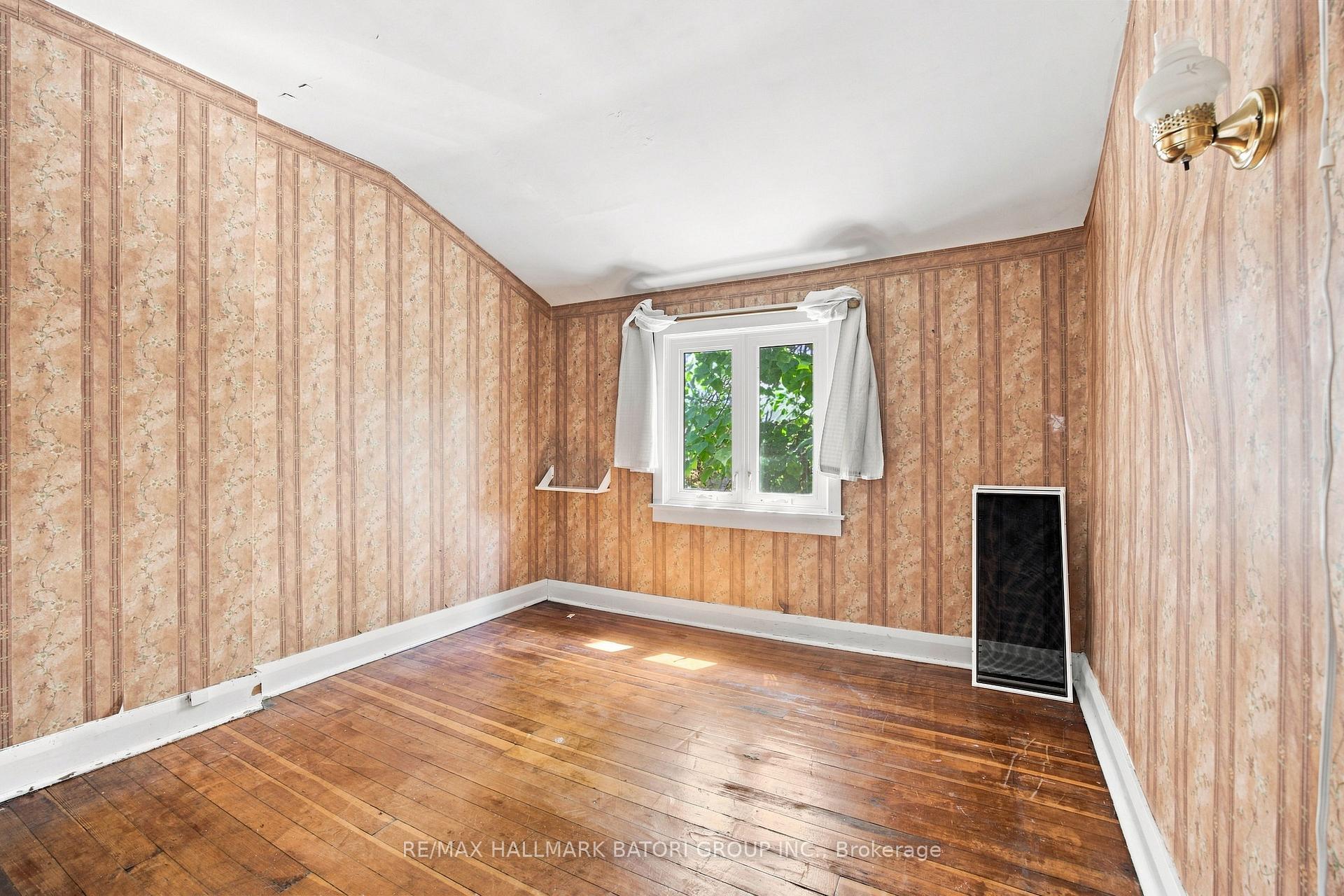 Photo 11 of 1390 Davenport Road, Toronto, Corso Italia-Davenport — HOMEH