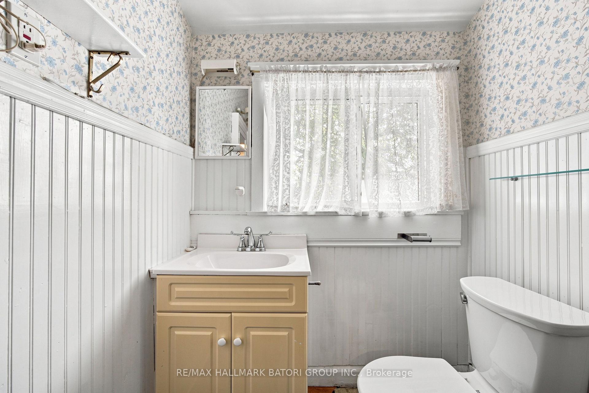 Photo 12 of 1390 Davenport Road, Toronto, Corso Italia-Davenport — HOMEH