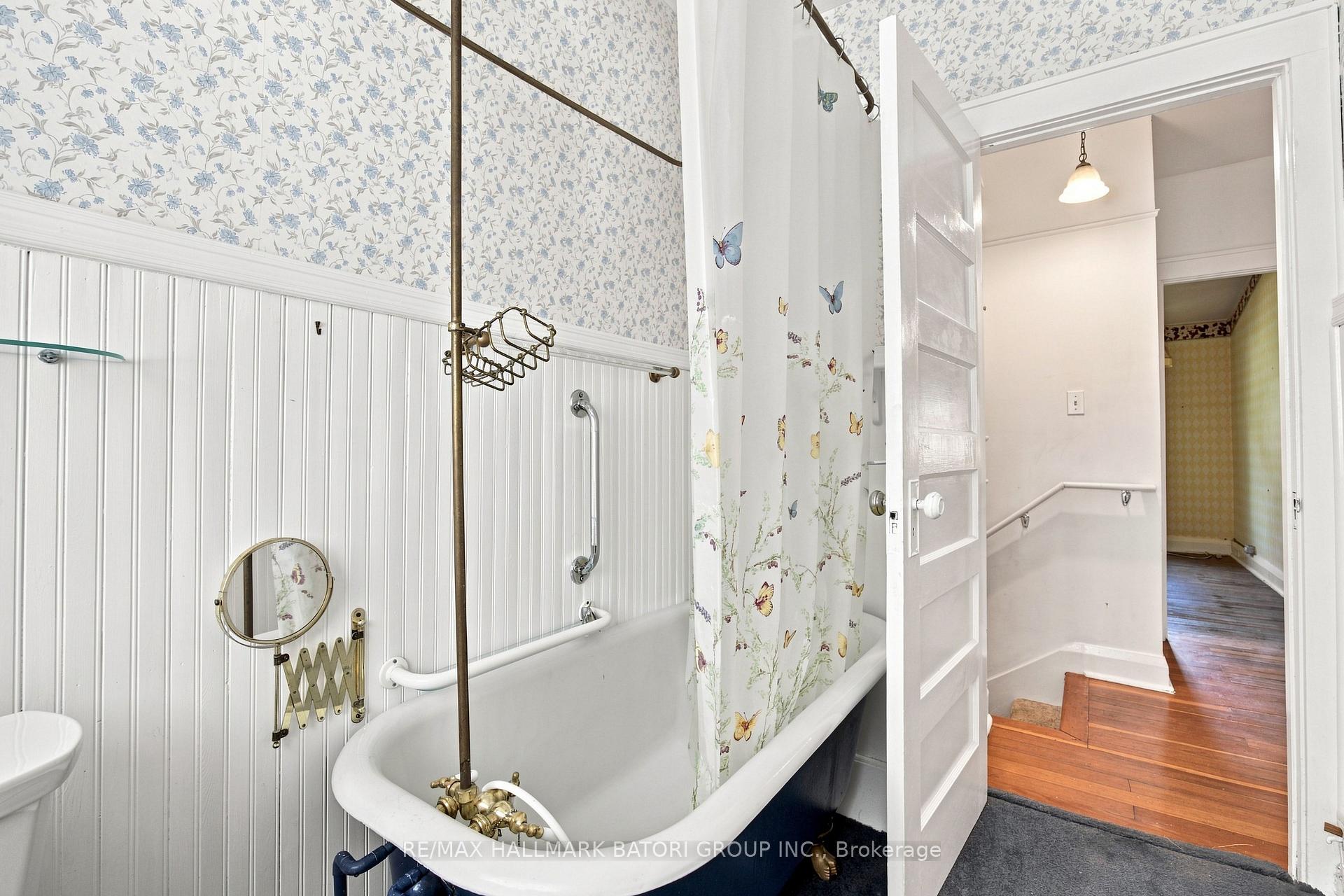 Photo 13 of 1390 Davenport Road, Toronto, Corso Italia-Davenport — HOMEH