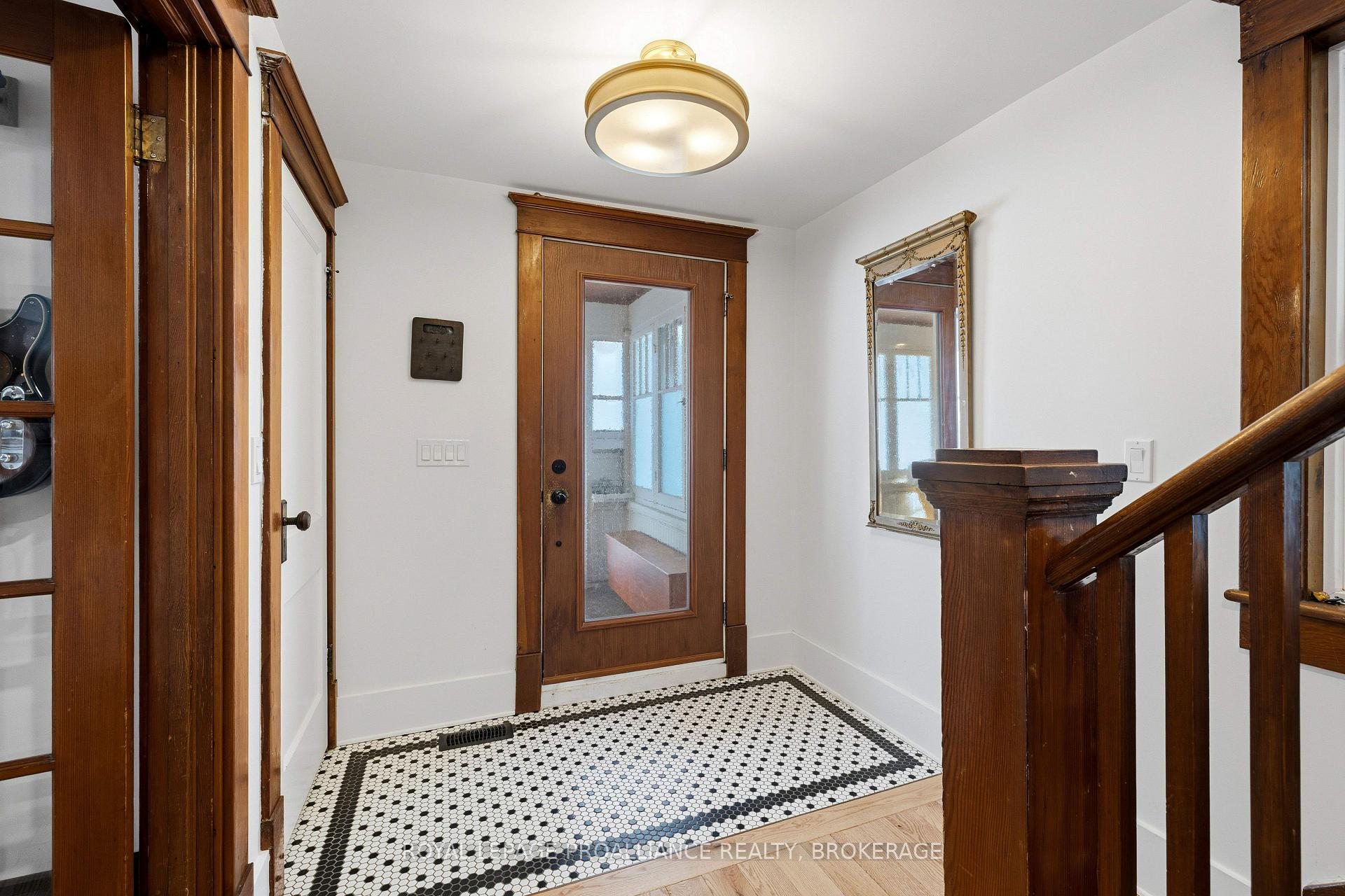 Photo 5 of 125 Pine Street, Gananoque, Gananoque — HOMEH
