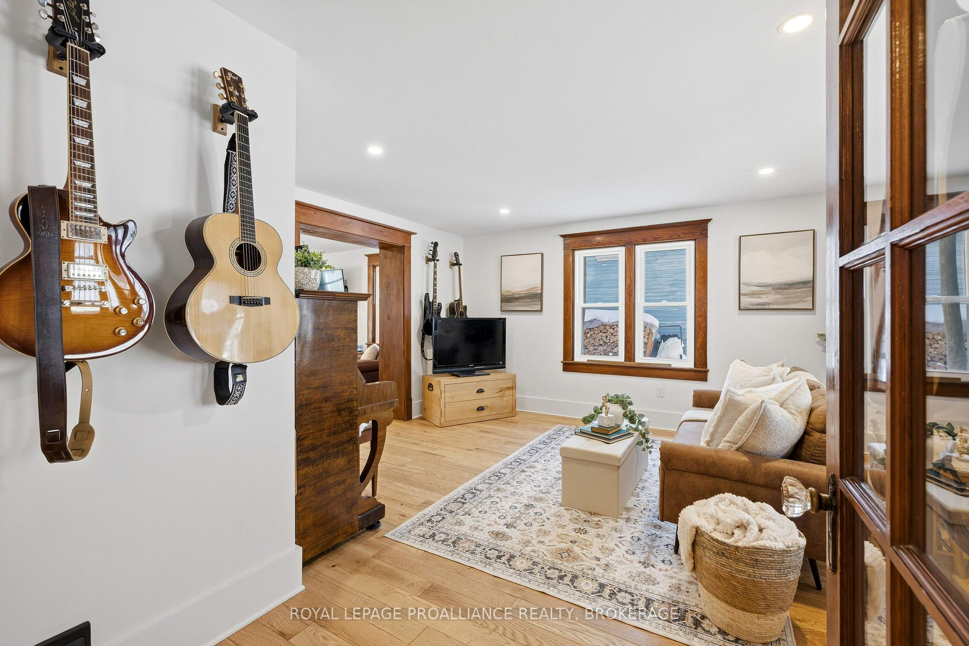 Photo 7 of 125 Pine Street, Gananoque, Gananoque — HOMEH